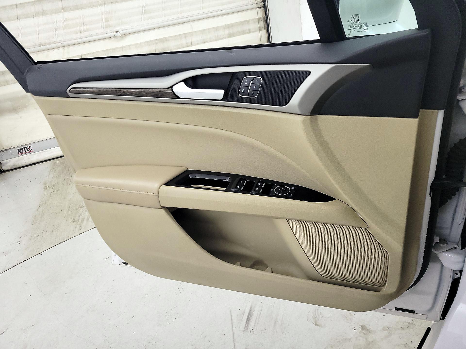Thumbnail: 2013 Ford Fusion - 12