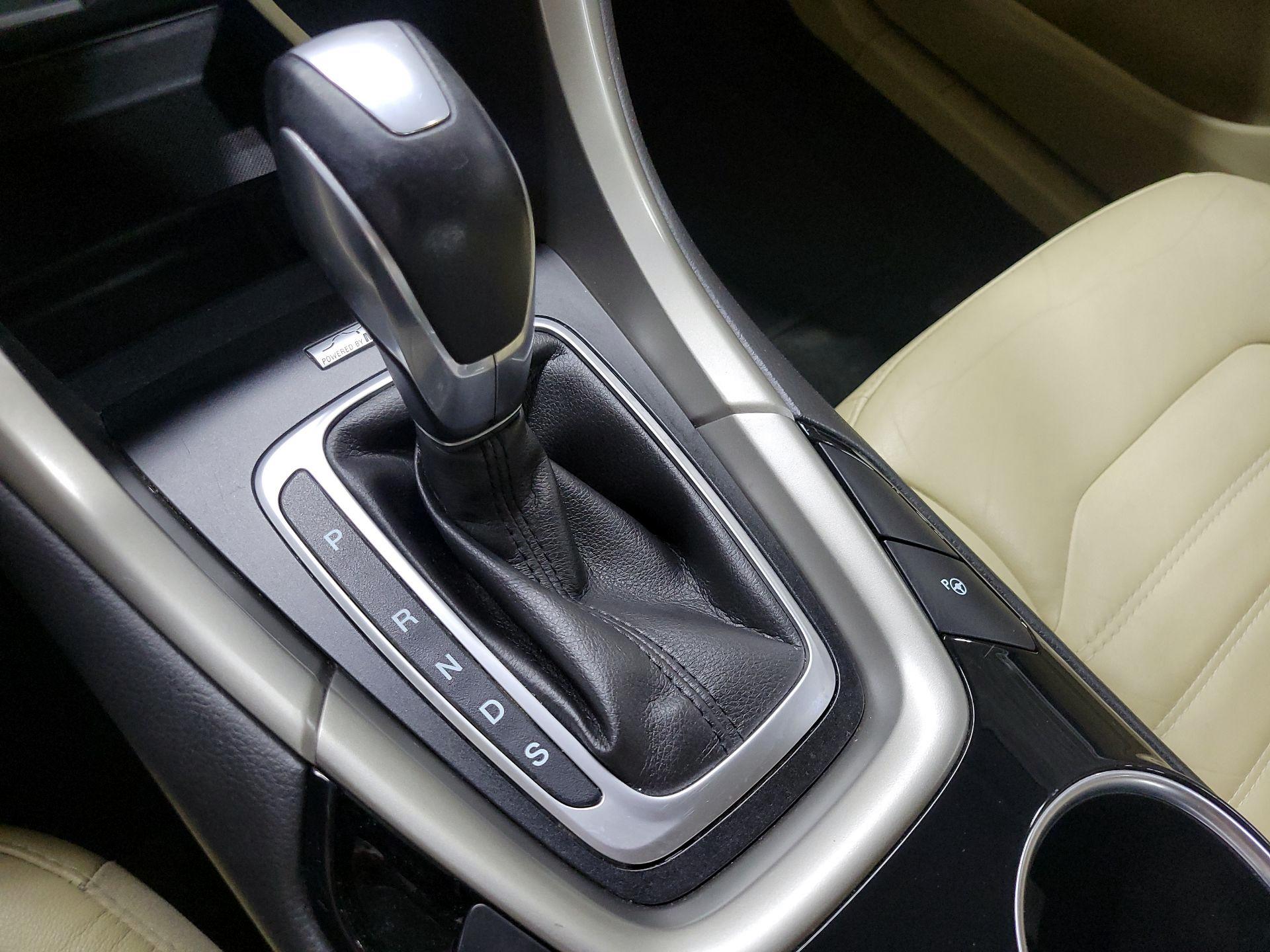 Thumbnail: 2013 Ford Fusion - 18