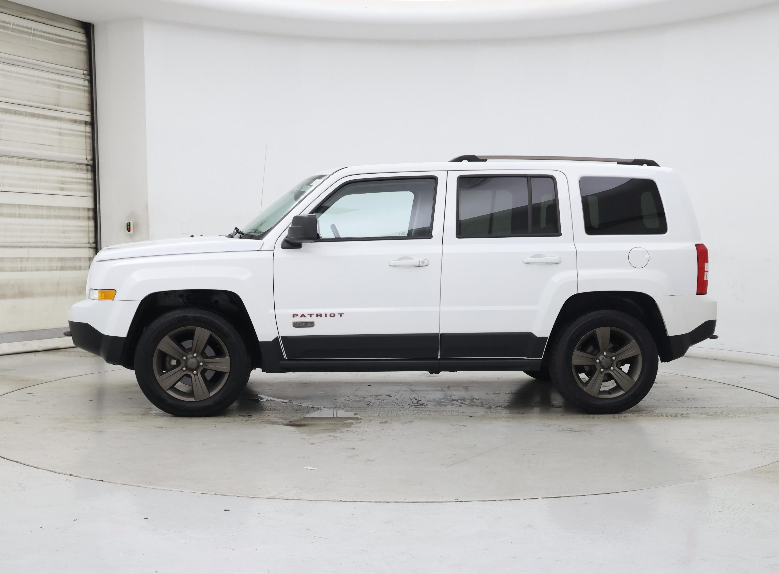 Thumbnail: 2017 Jeep Patriot - 3