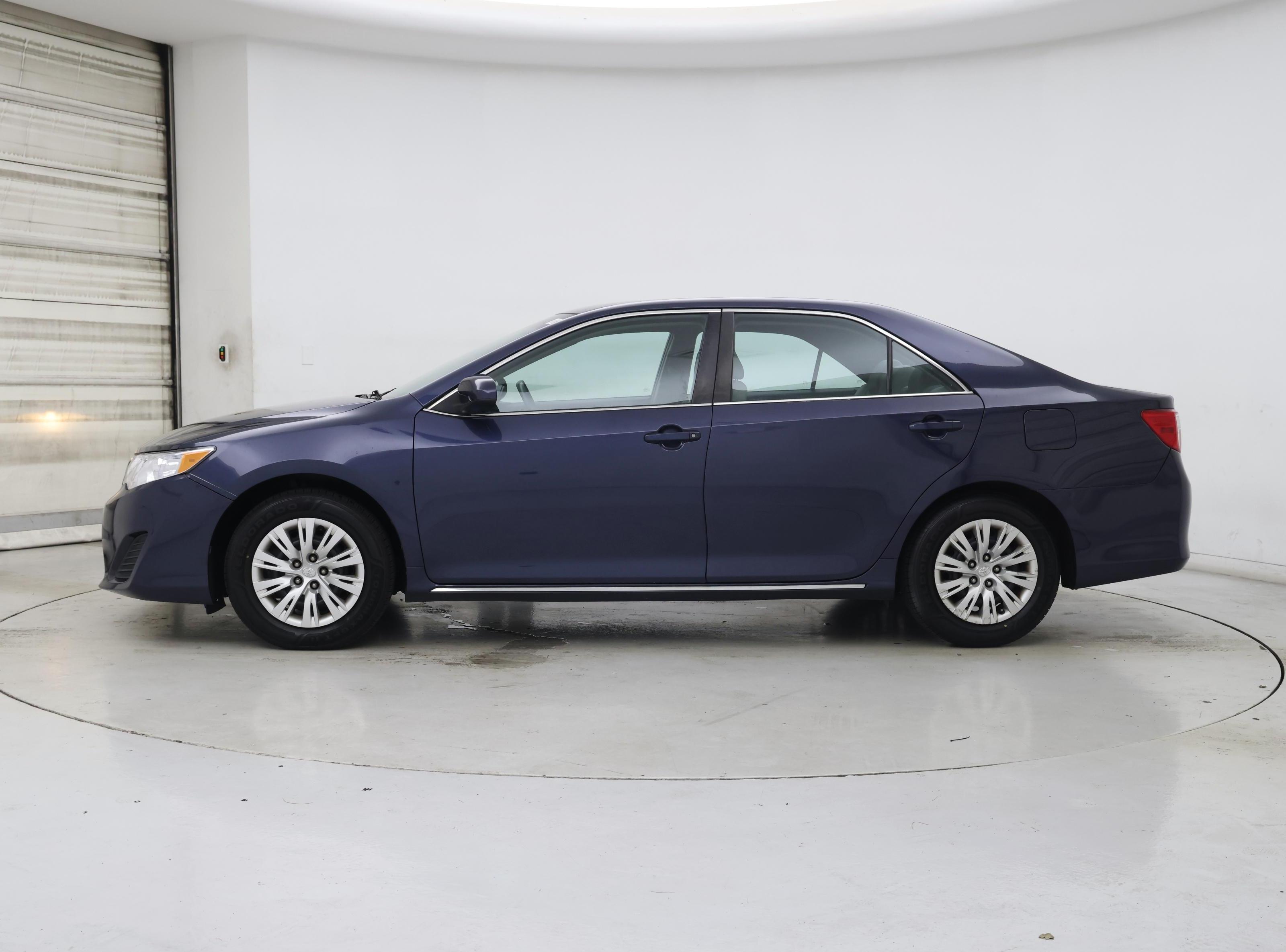Thumbnail: 2014 Toyota Camry - 3