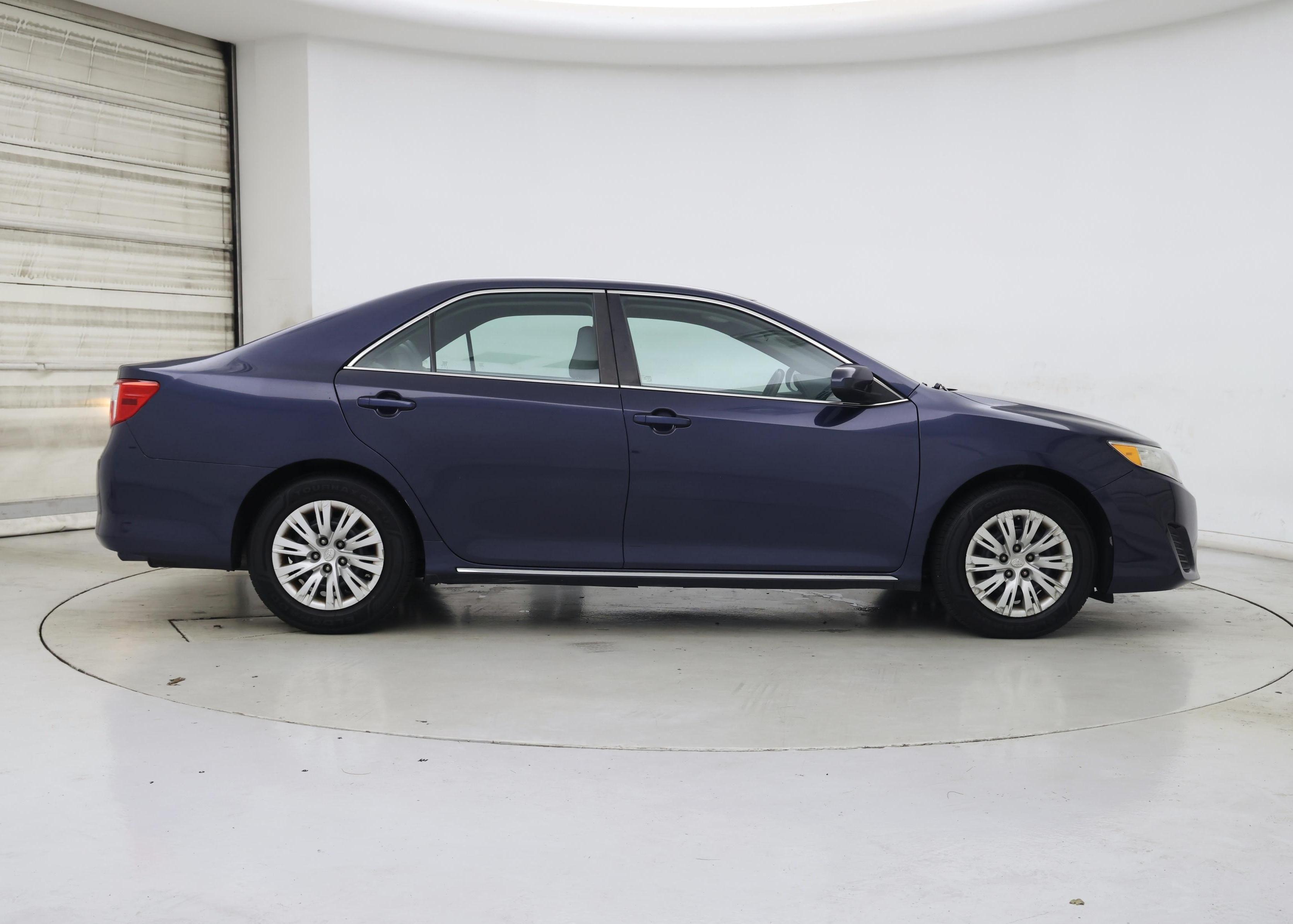 Thumbnail: 2014 Toyota Camry - 7