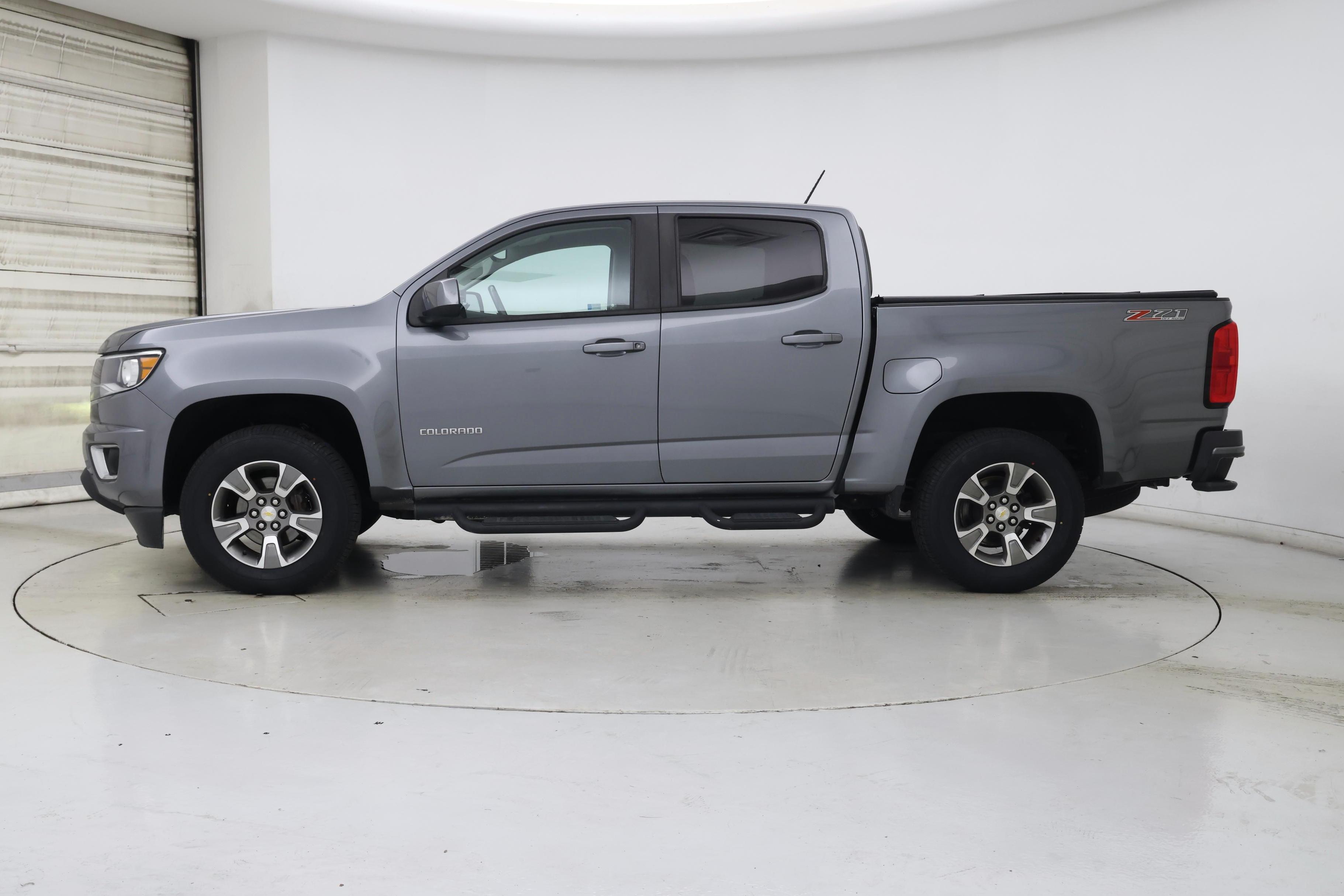 Thumbnail: 2019 Chevrolet Colorado - 3