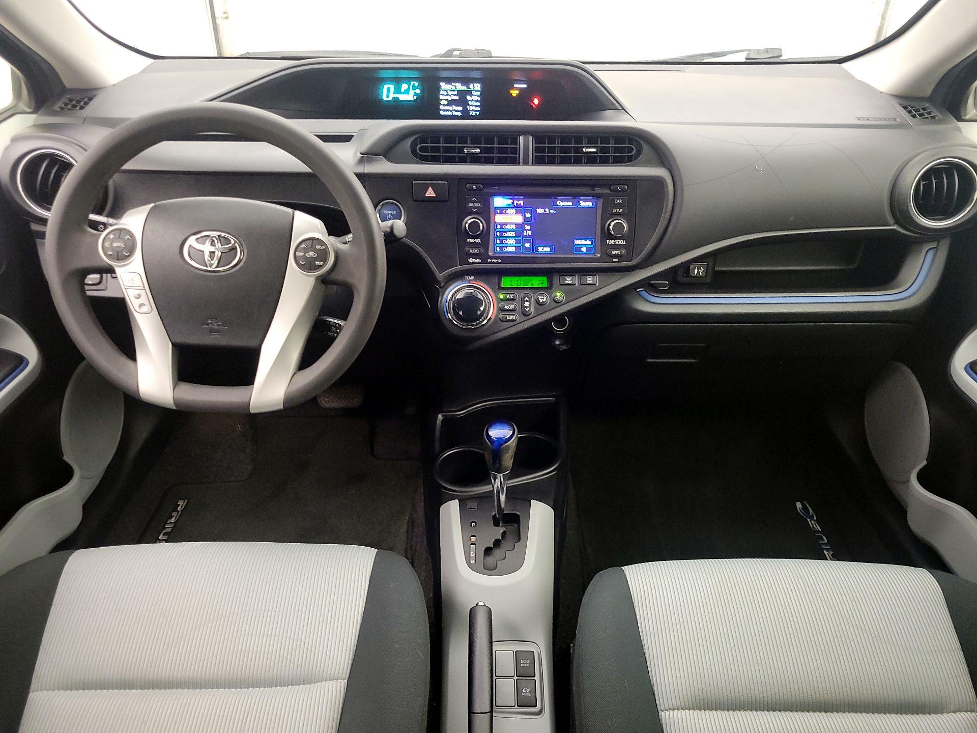 Thumbnail: 2013 Toyota Prius c - 9