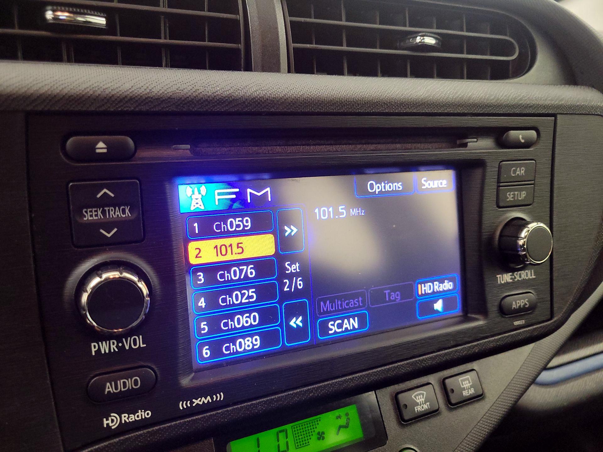 Thumbnail: 2013 Toyota Prius c - 14
