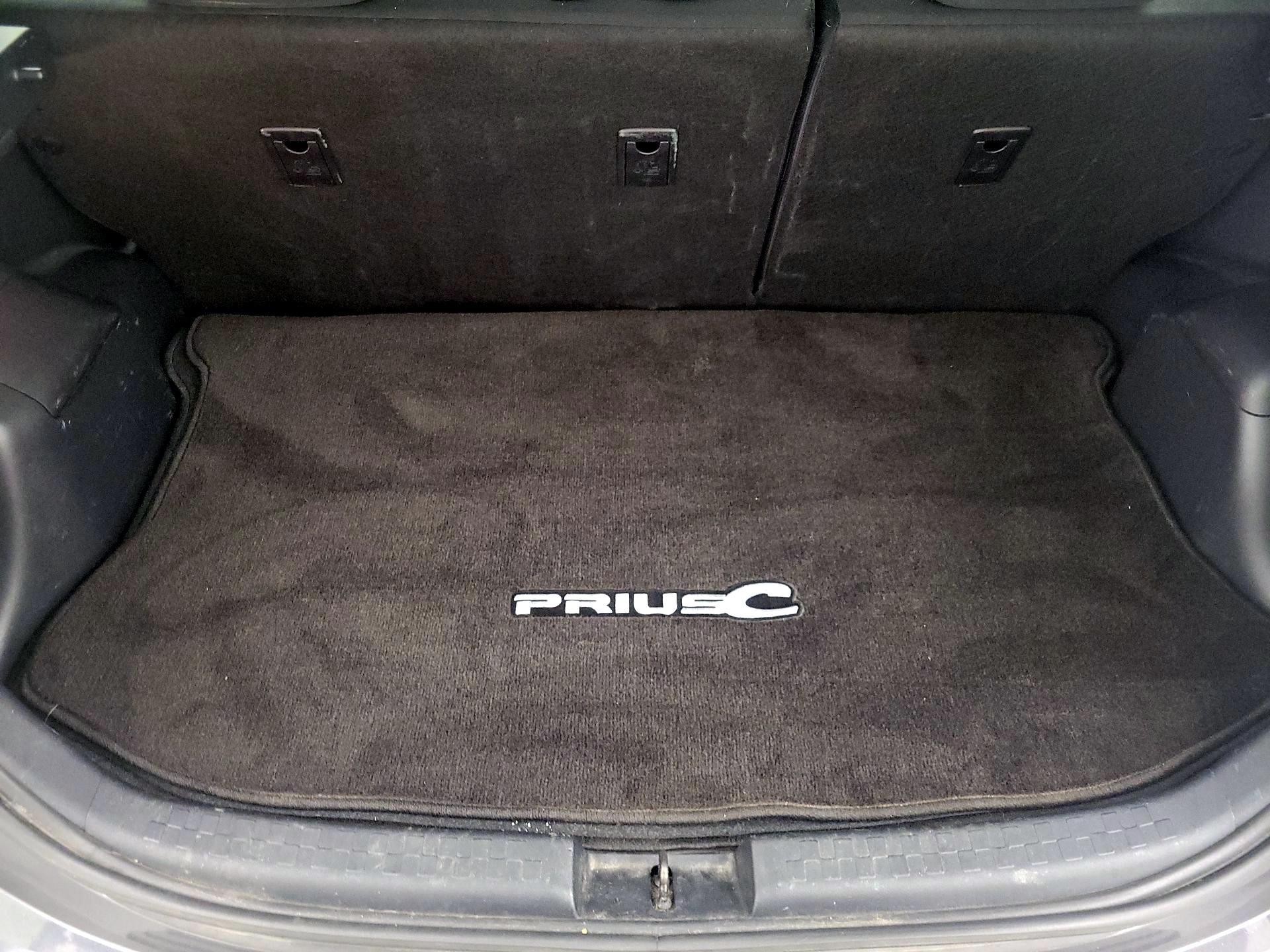Thumbnail: 2013 Toyota Prius c - 19