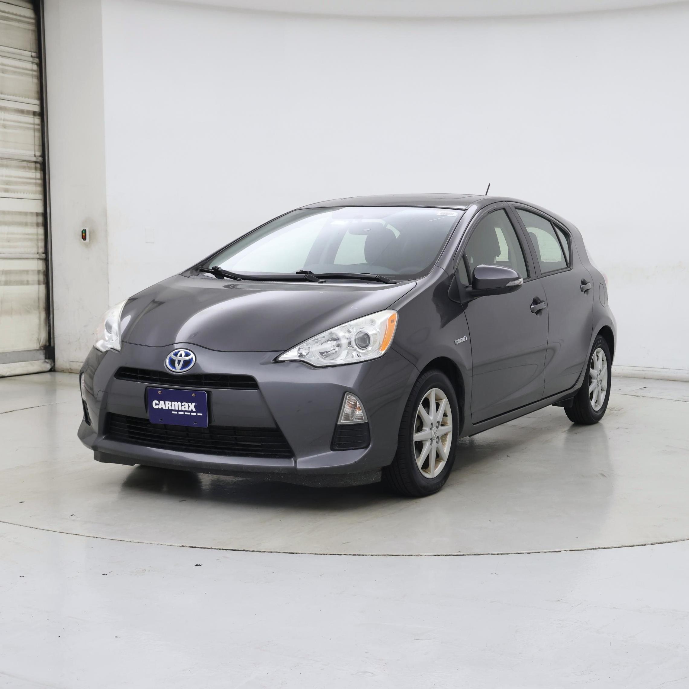Thumbnail: 2013 Toyota Prius c - 4