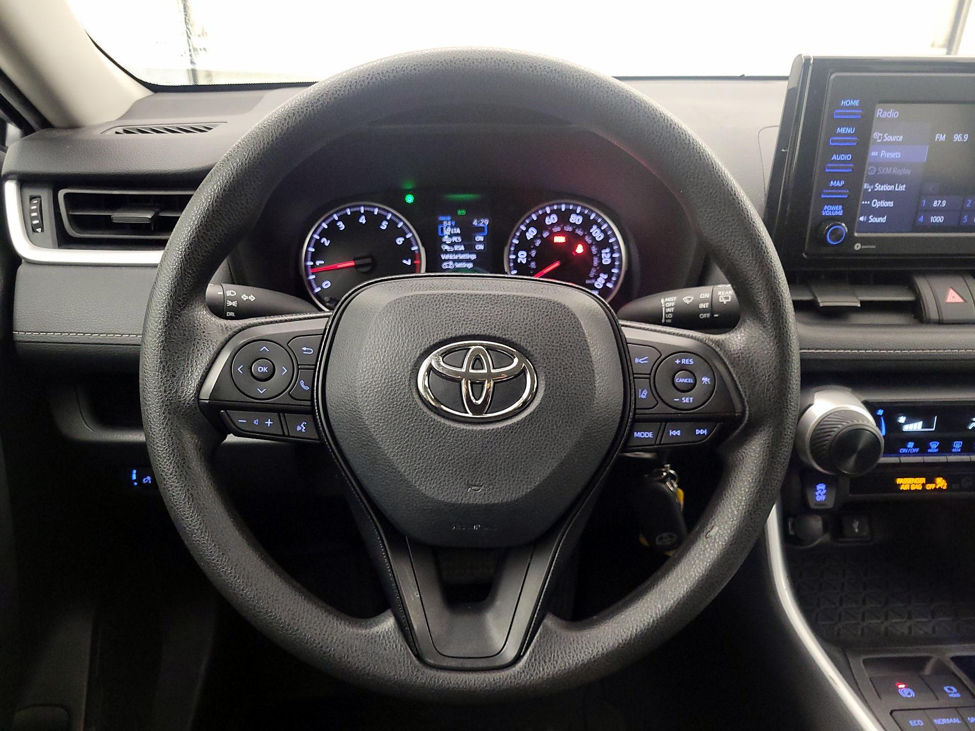 Thumbnail: 2021 Toyota RAV4 - 10