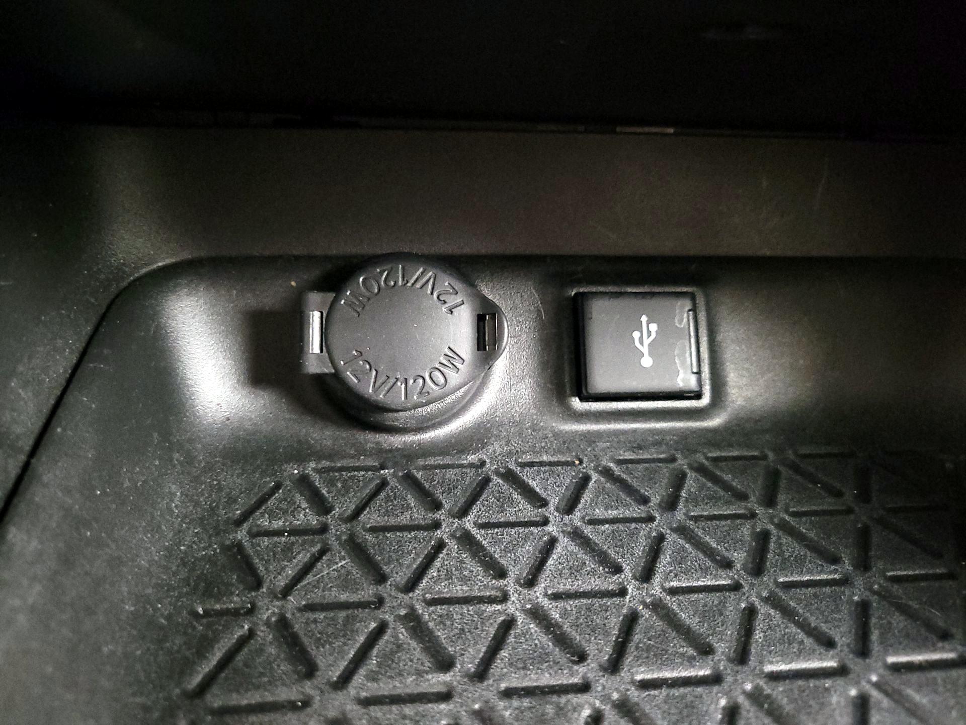 Thumbnail: 2021 Toyota RAV4 - 18