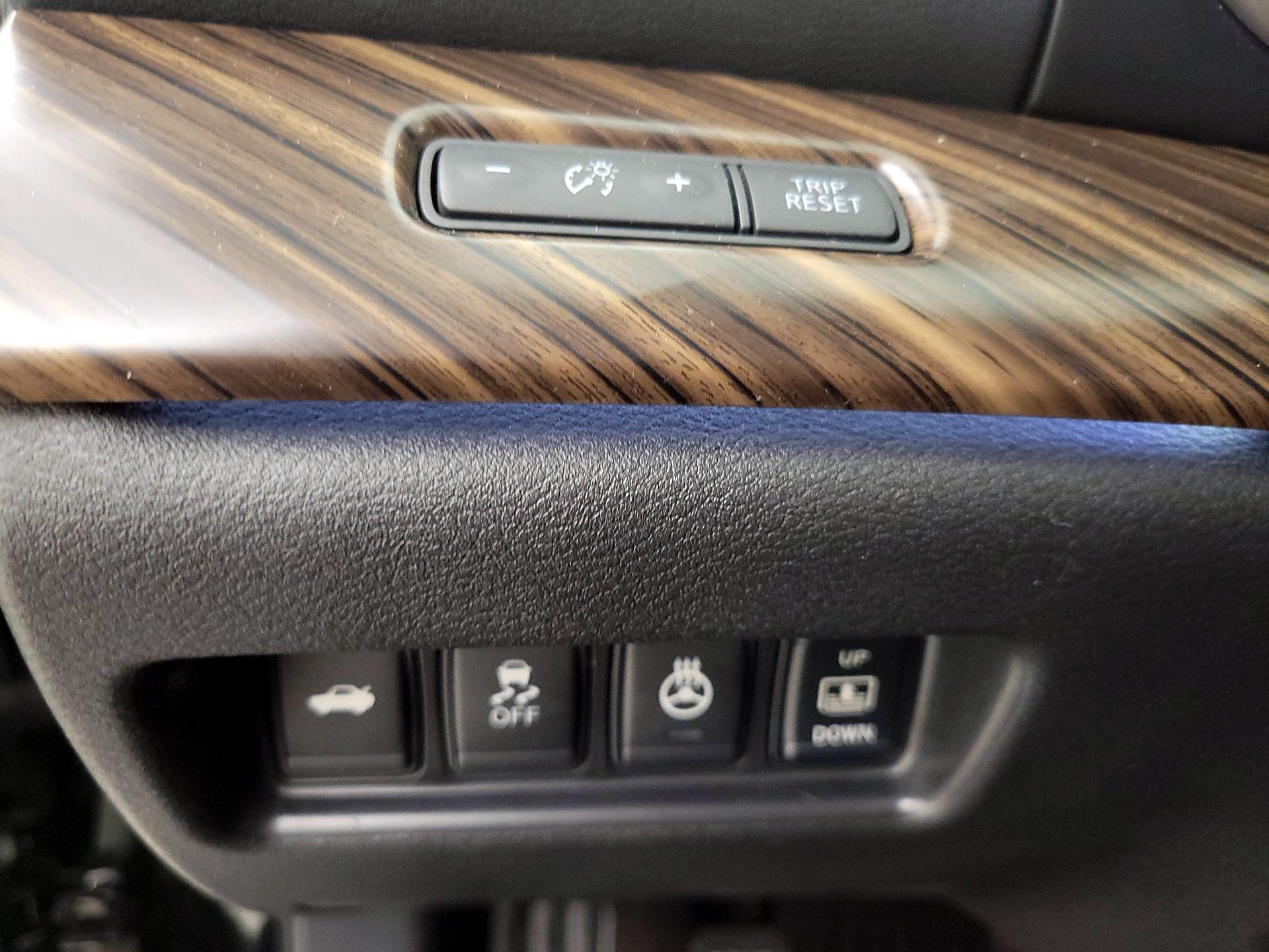 Thumbnail: 2016 Nissan Maxima - 13
