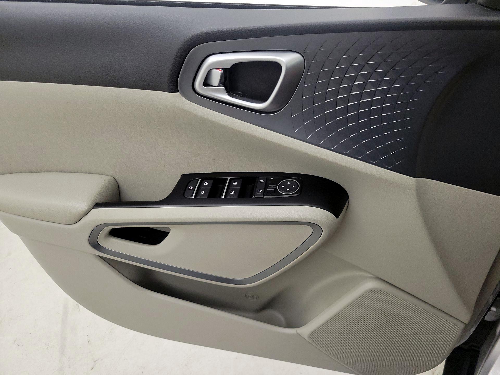 Thumbnail: 2020 Kia Soul - 12