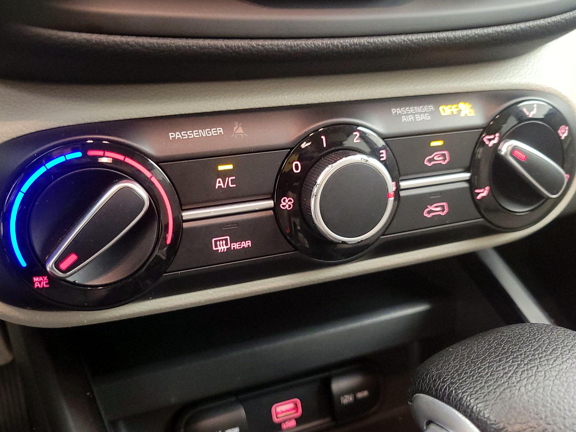 Thumbnail: 2020 Kia Soul - 16