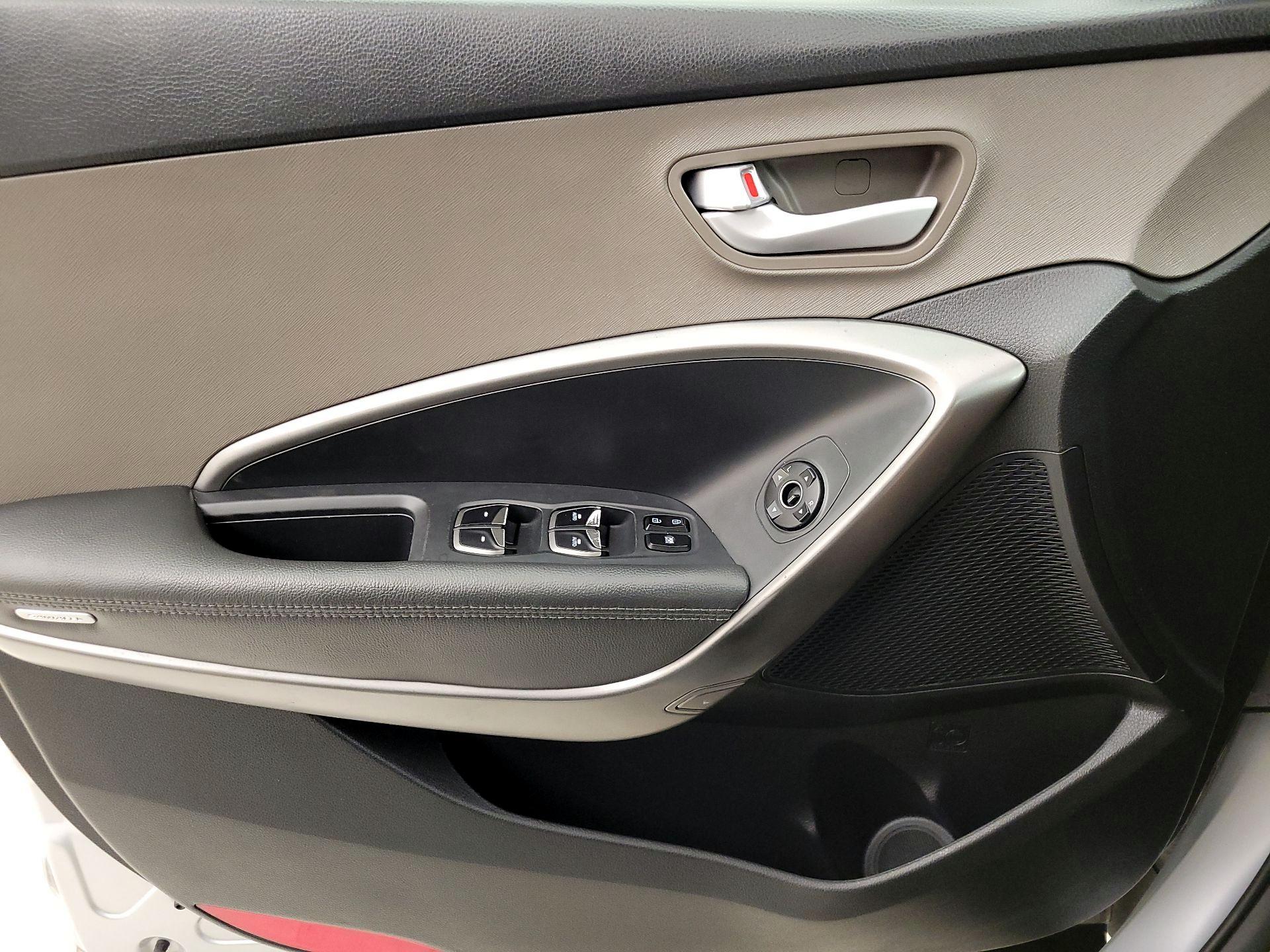 Thumbnail: 2018 Hyundai Santa Fe - 12