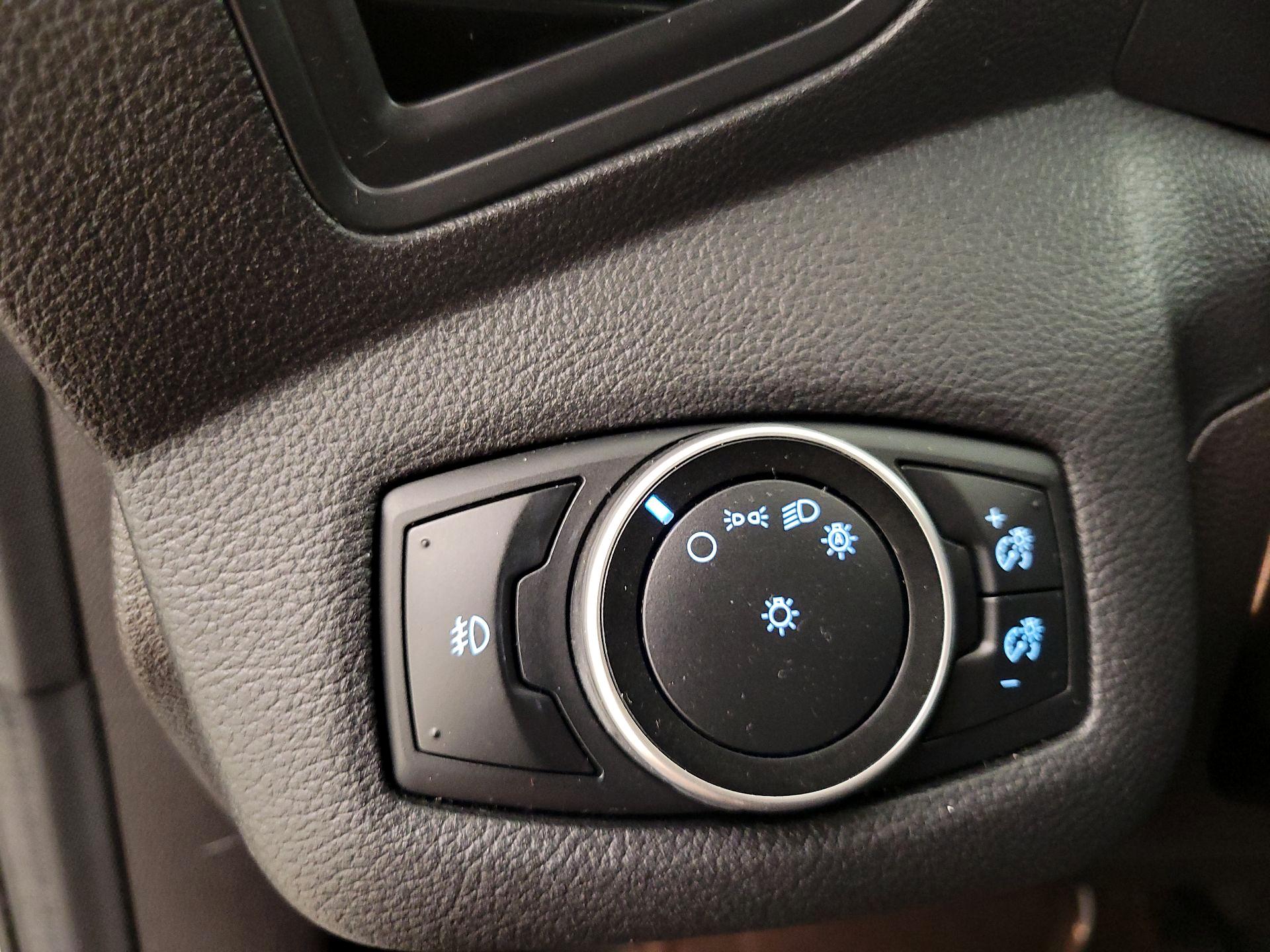 Thumbnail: 2015 Ford Escape - 13