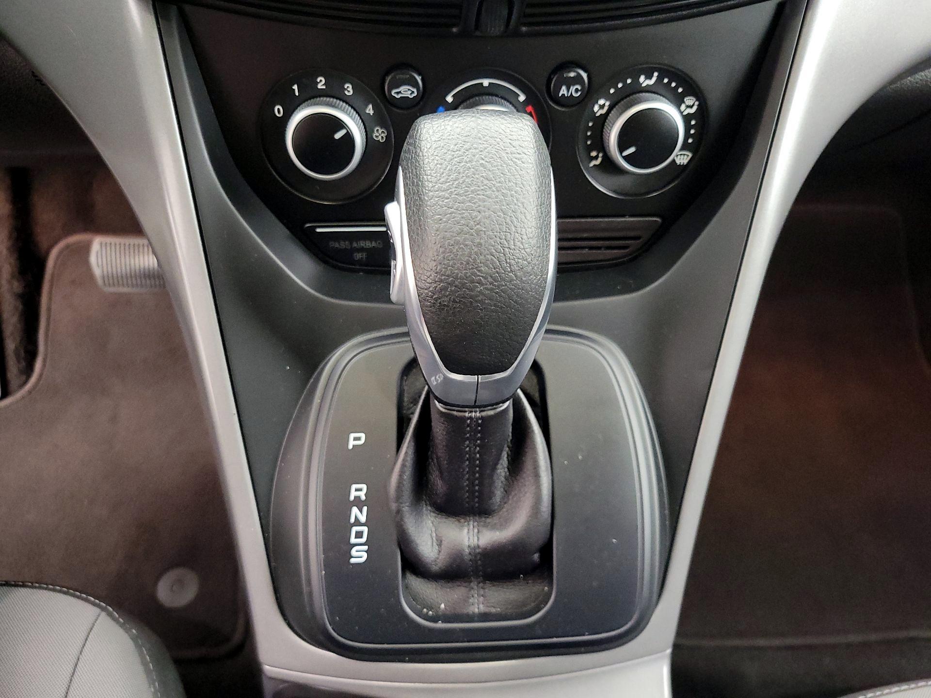 Thumbnail: 2015 Ford Escape - 17