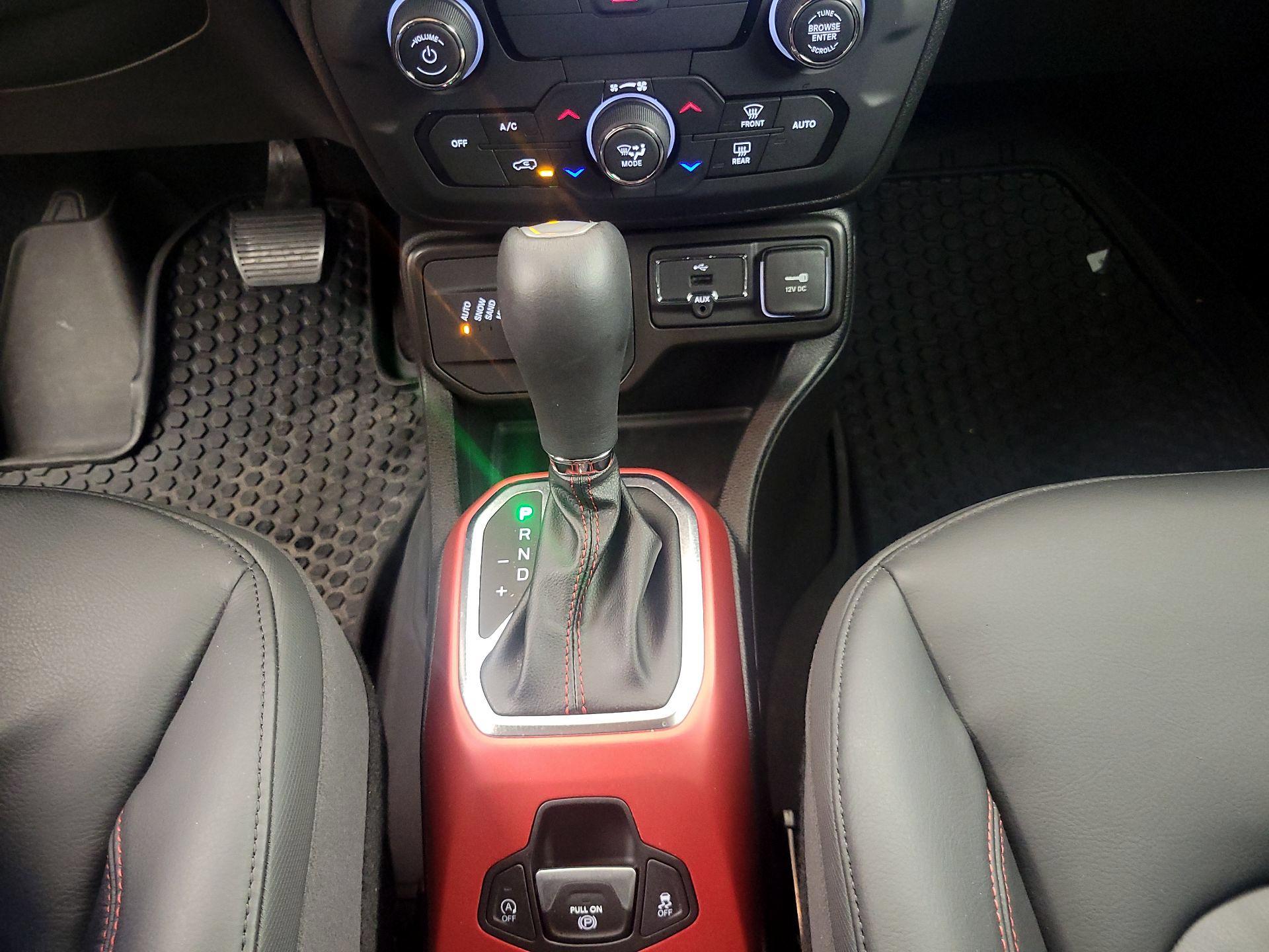 Thumbnail: 2020 Jeep Renegade - 17