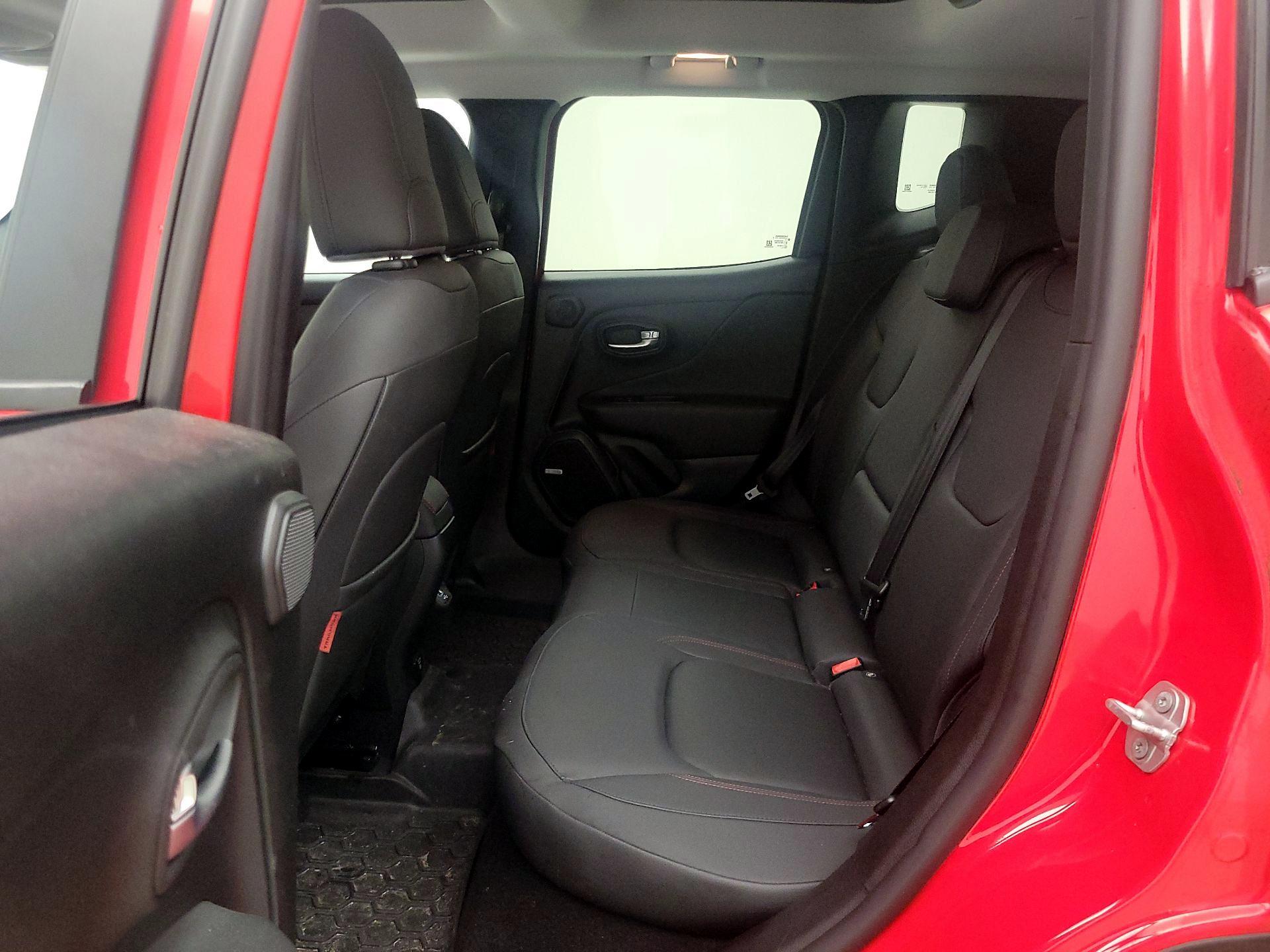 Thumbnail: 2020 Jeep Renegade - 19