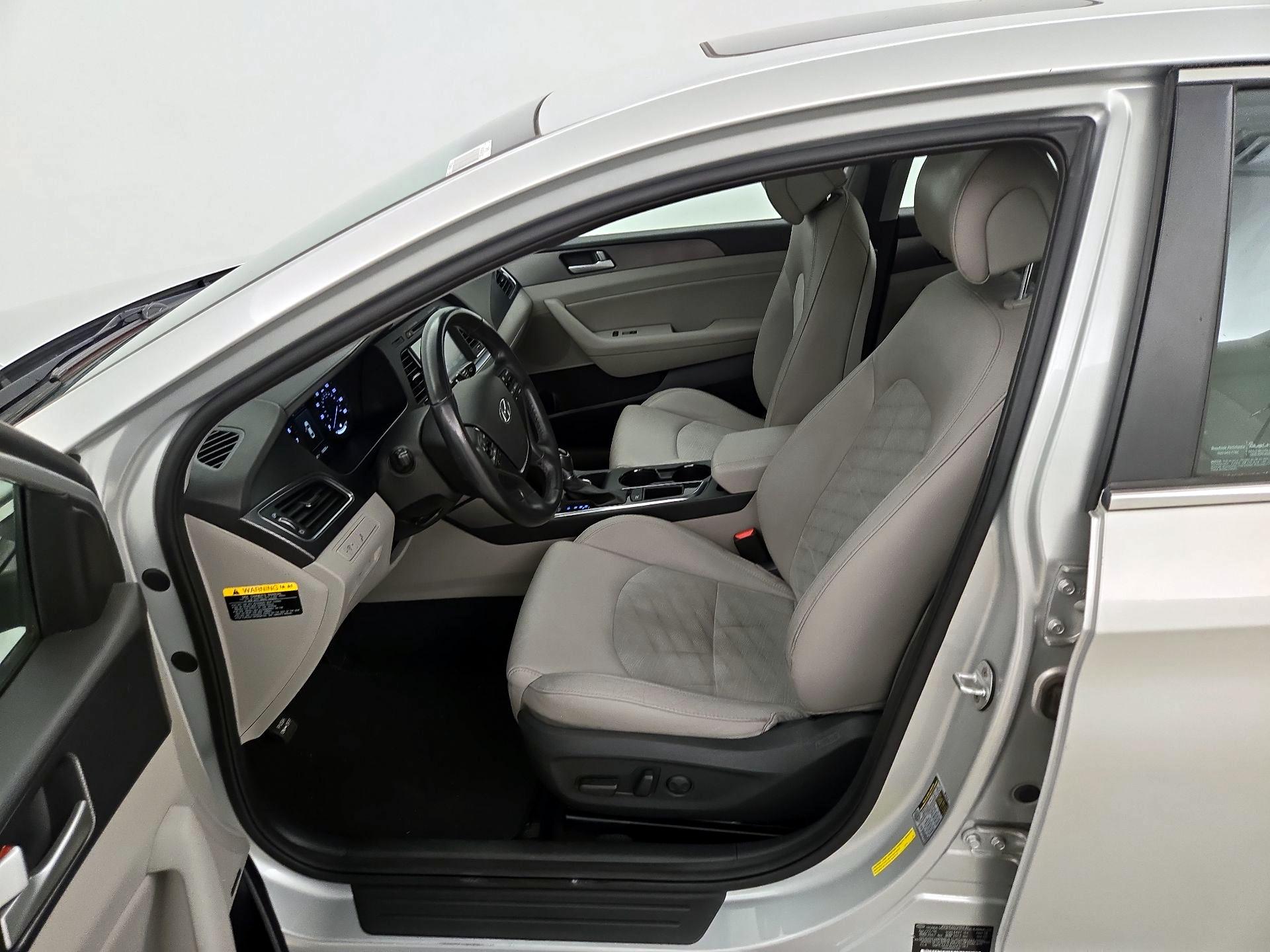Thumbnail: 2016 Hyundai Sonata - 11