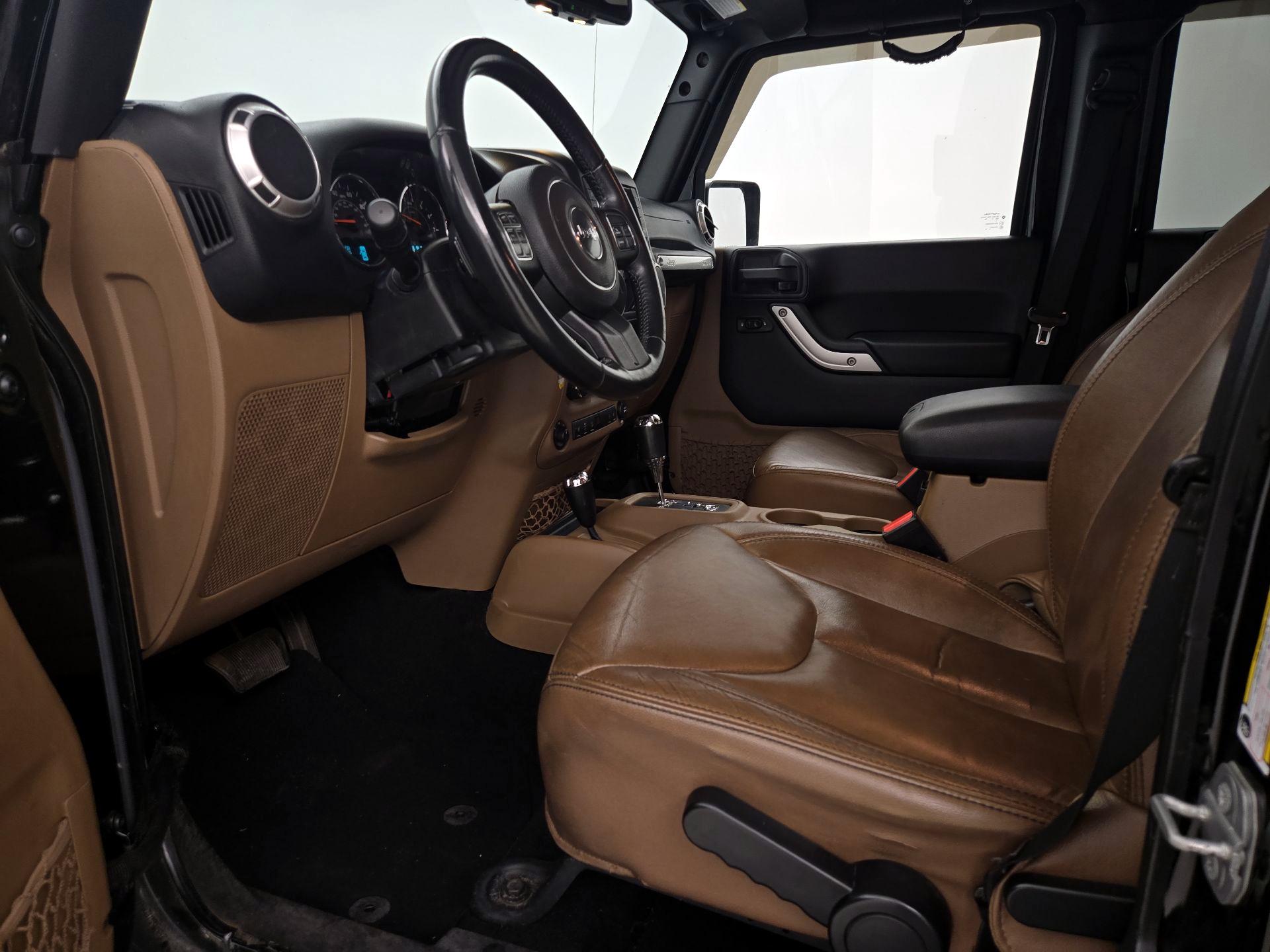 Thumbnail: 2015 Jeep Wrangler - 11