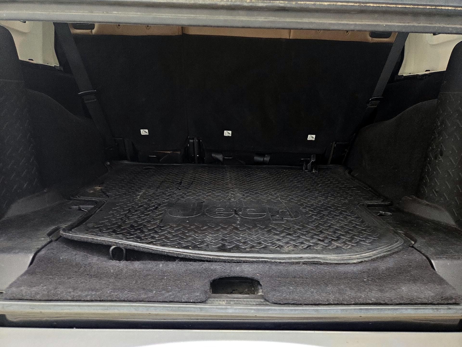 Thumbnail: 2015 Jeep Wrangler - 18