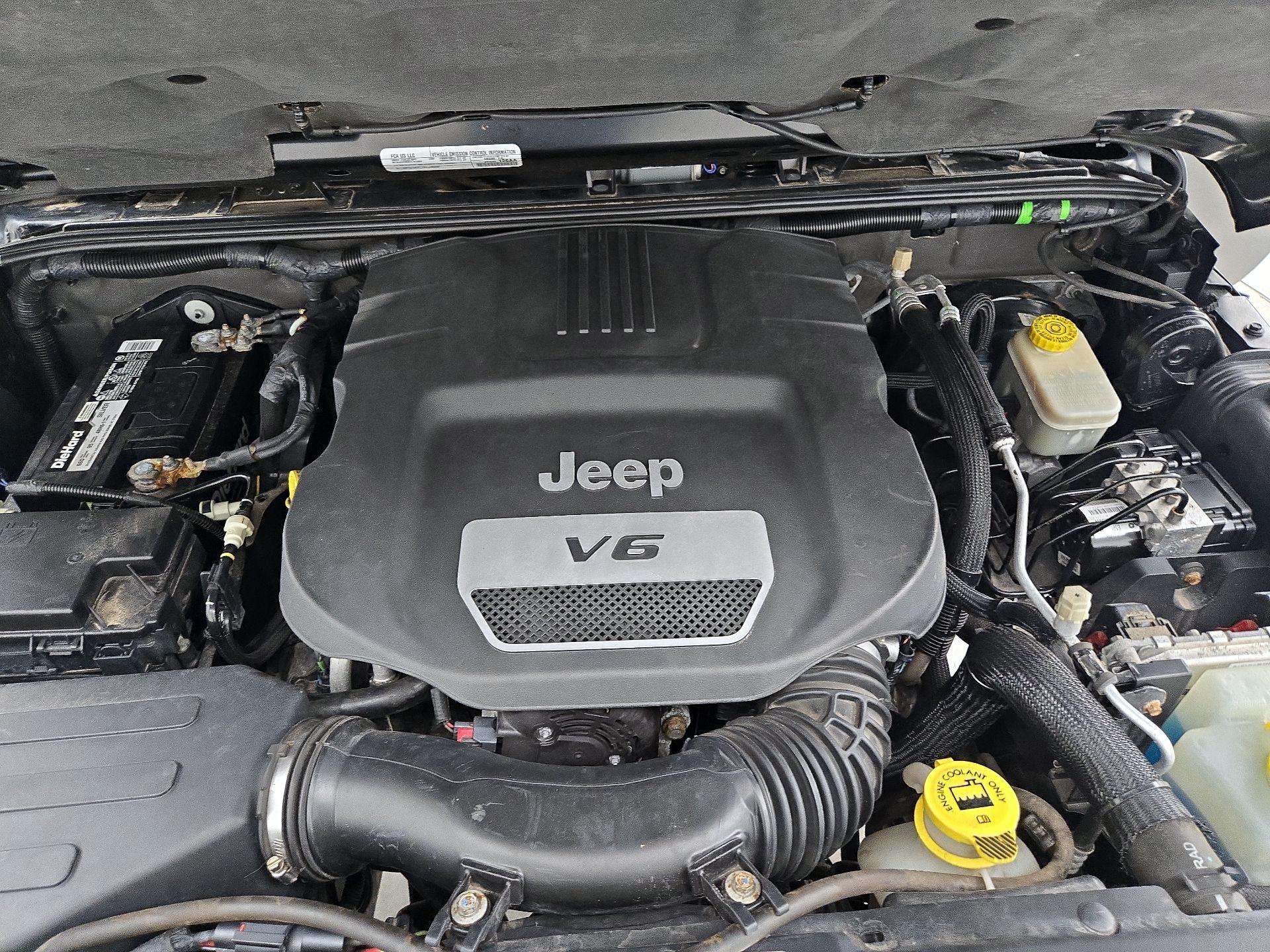 Thumbnail: 2015 Jeep Wrangler - 19