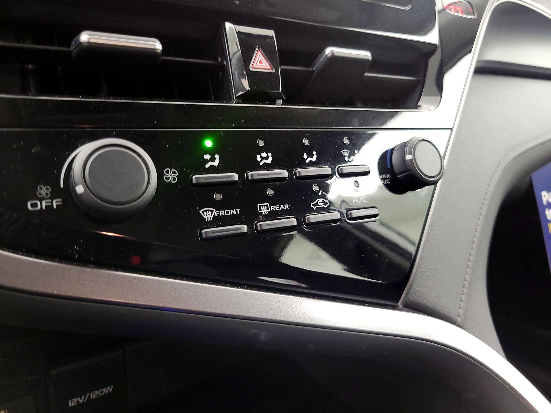 Thumbnail: 2021 Toyota Camry - 16