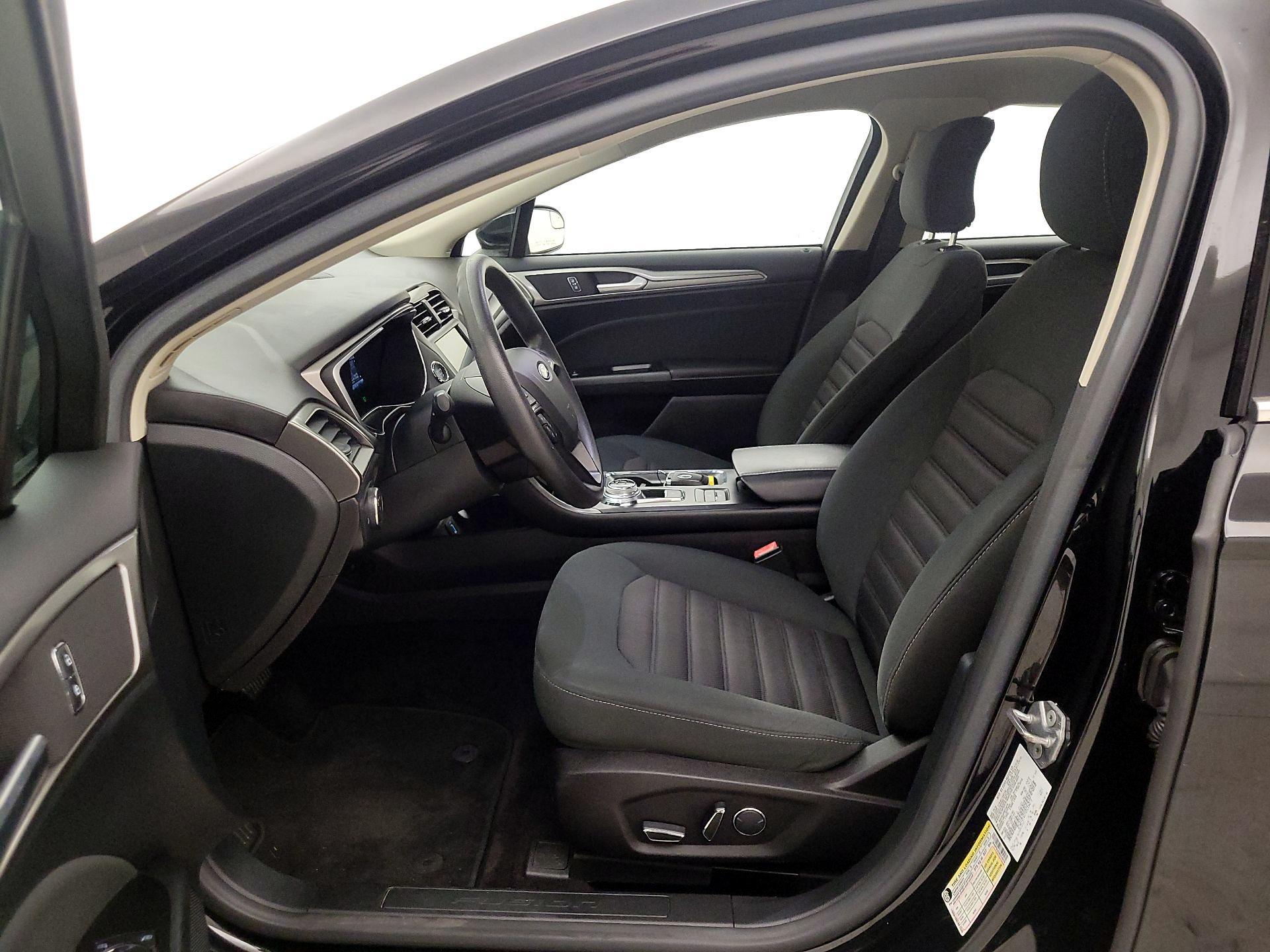 Thumbnail: 2017 Ford Fusion - 11