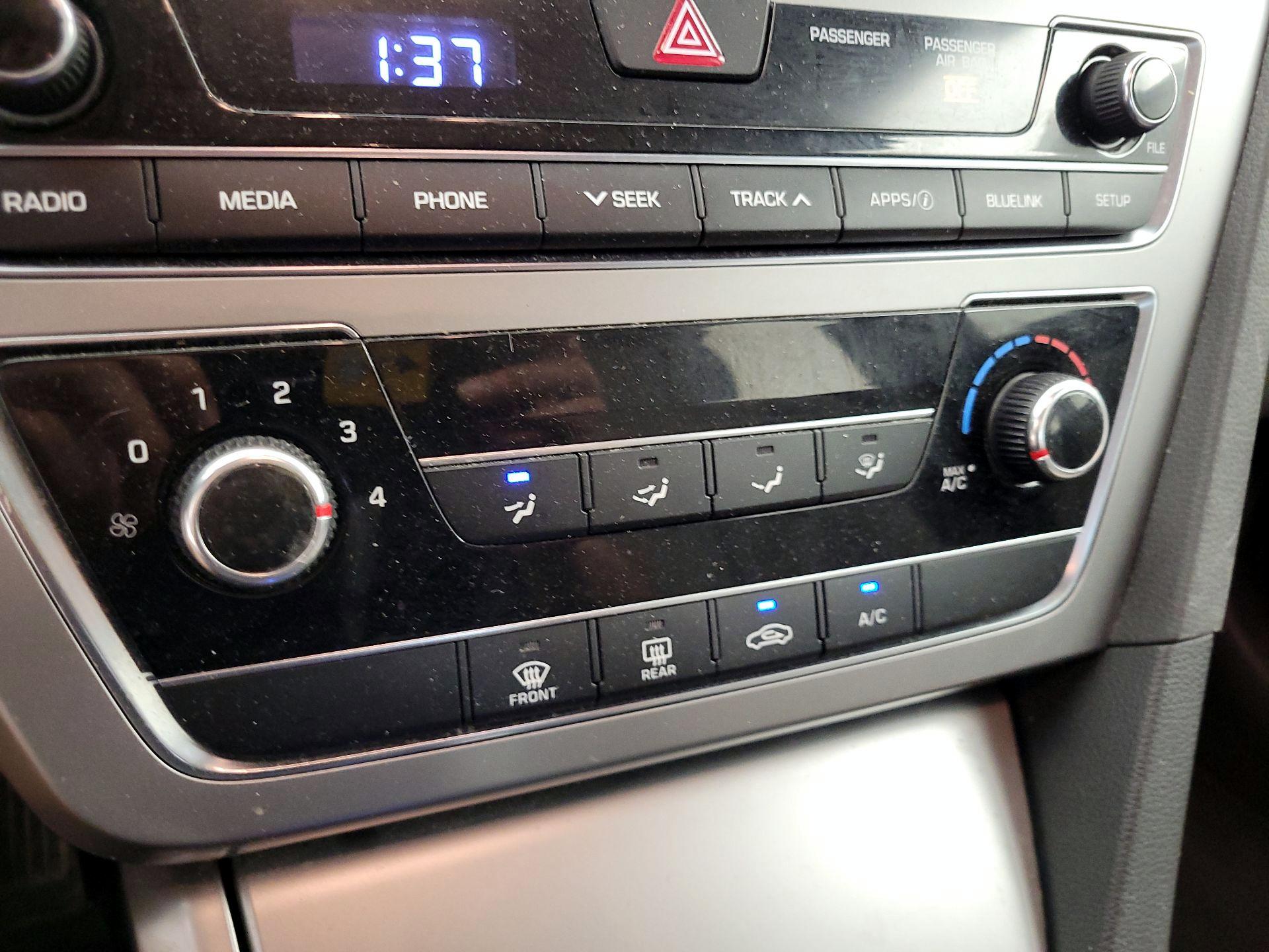 Thumbnail: 2016 Hyundai Sonata - 16