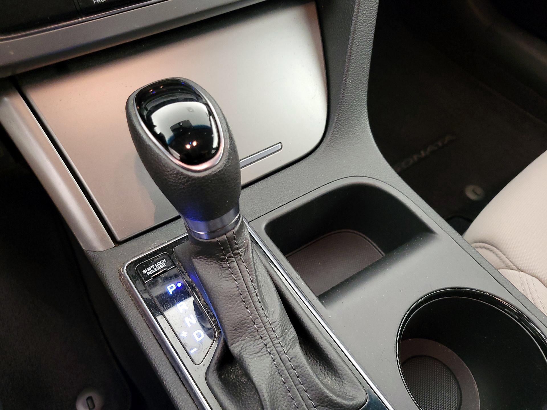 Thumbnail: 2016 Hyundai Sonata - 17