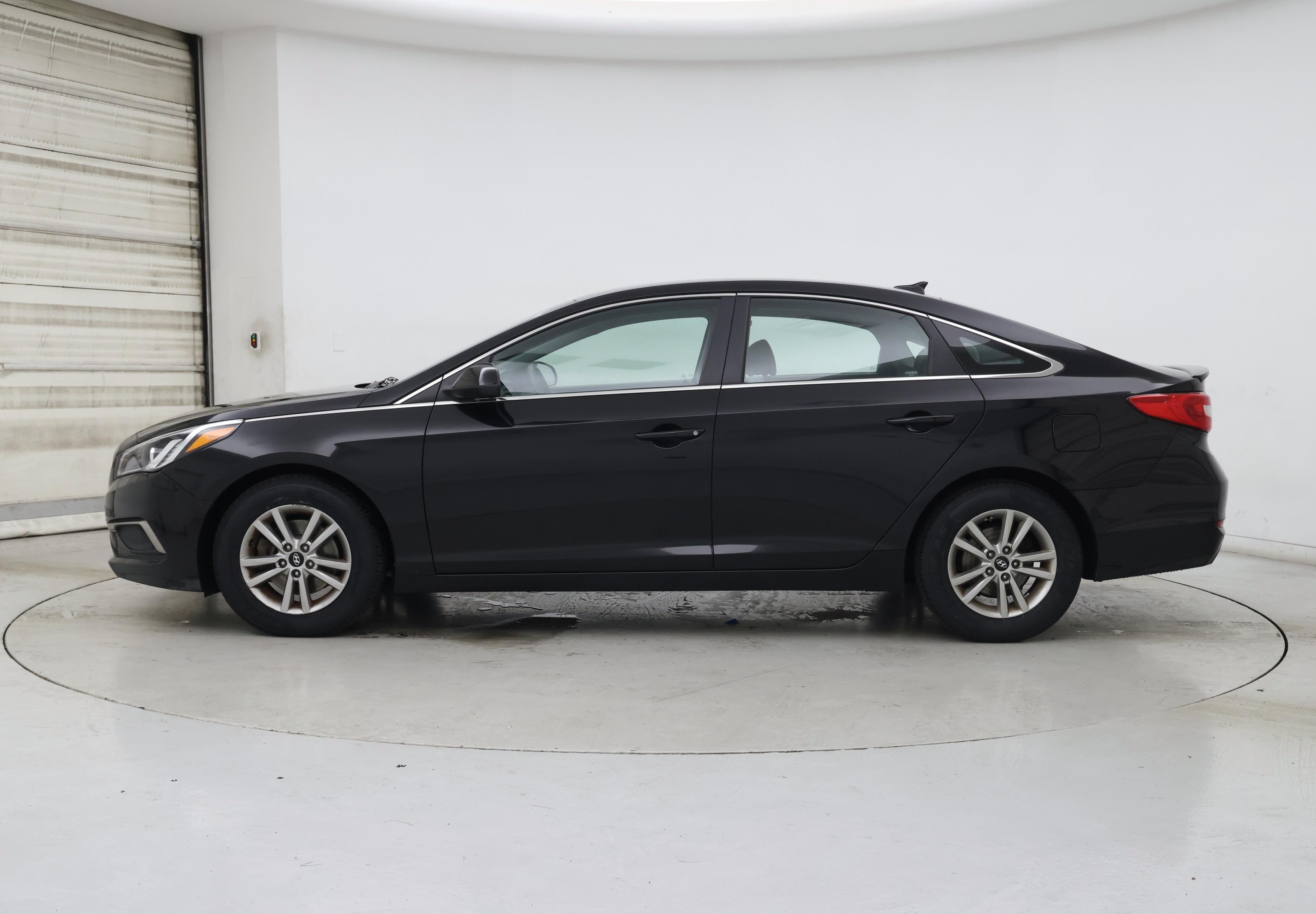 Thumbnail: 2016 Hyundai Sonata - 3