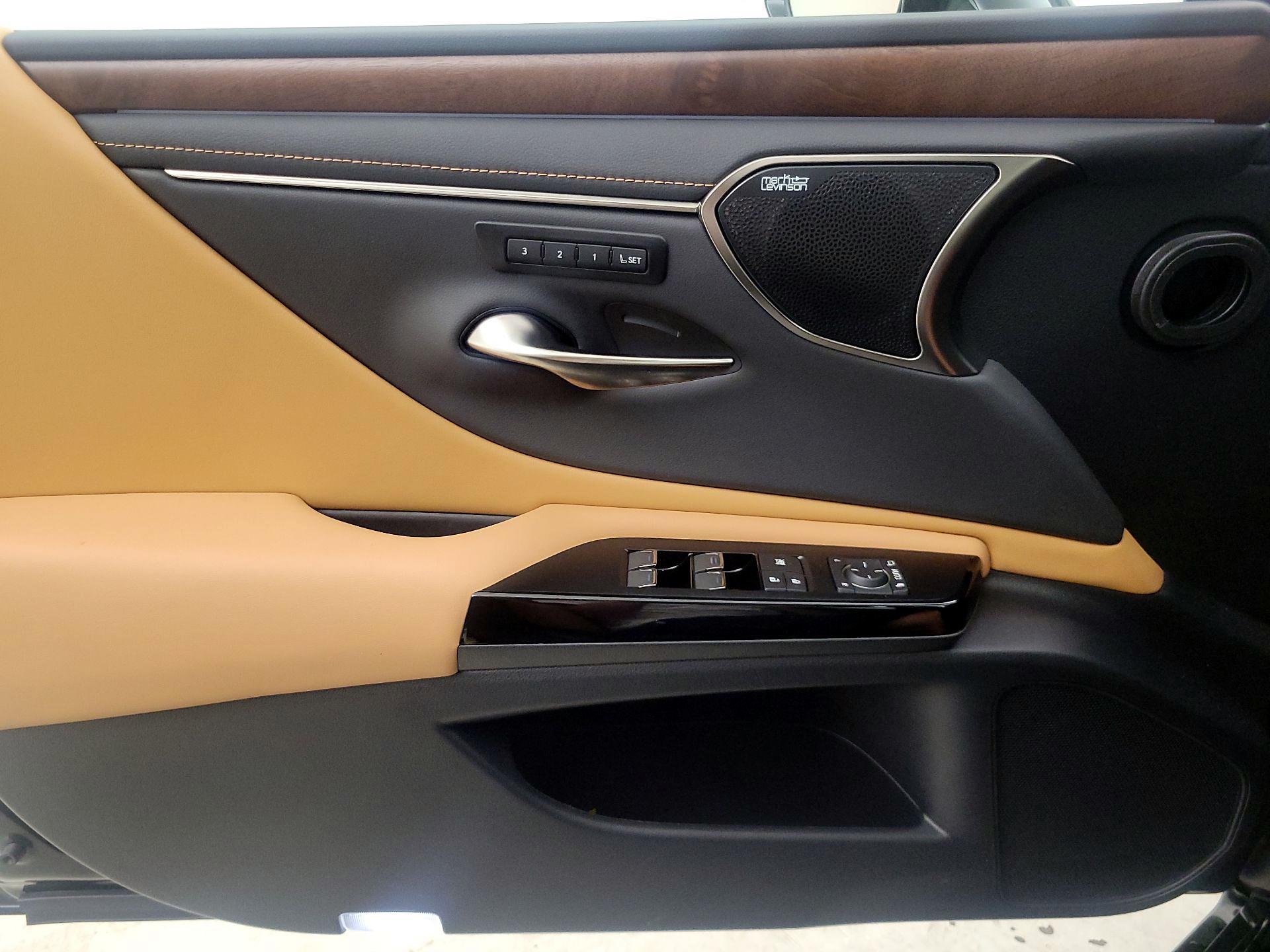 Thumbnail: 2023 Lexus ES - 12