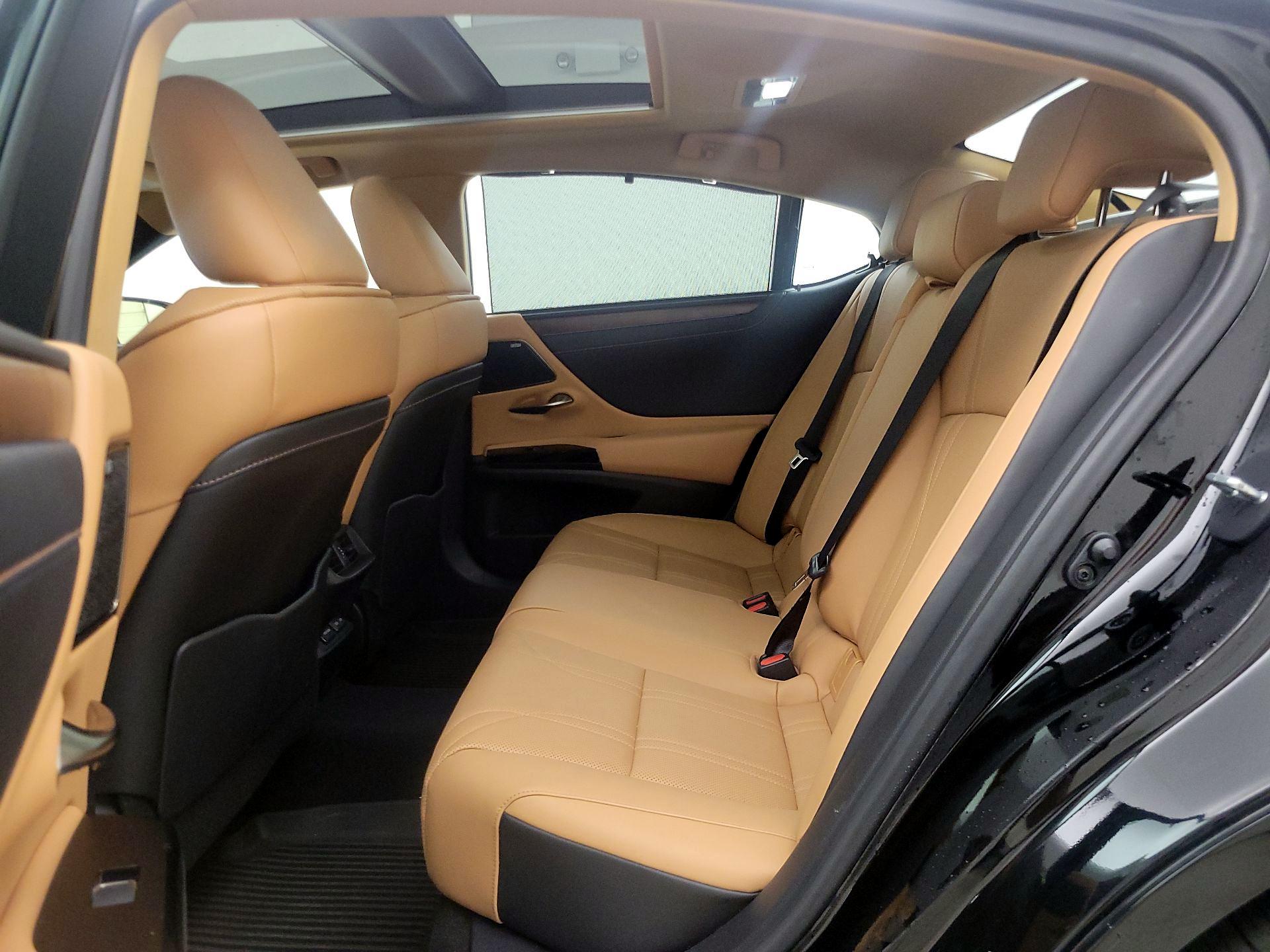 Thumbnail: 2023 Lexus ES - 20