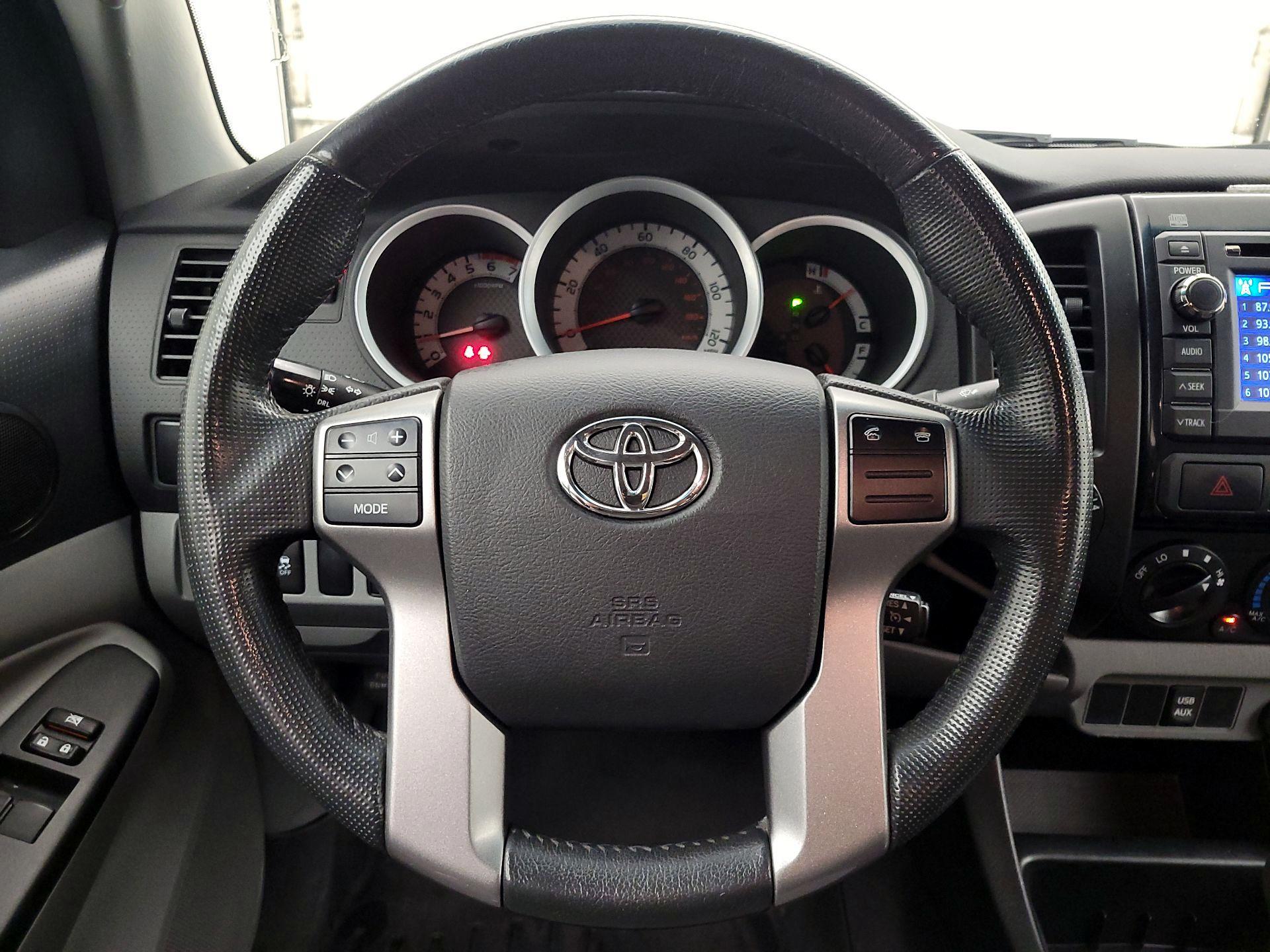 Thumbnail: 2013 Toyota Tacoma - 10