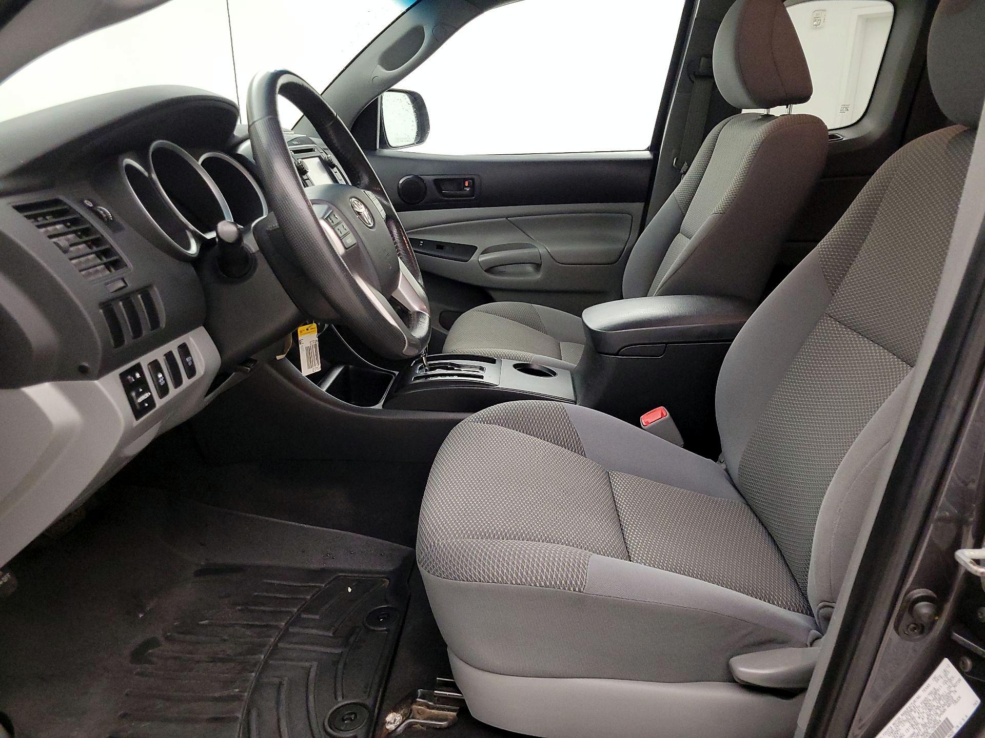 Thumbnail: 2013 Toyota Tacoma - 11