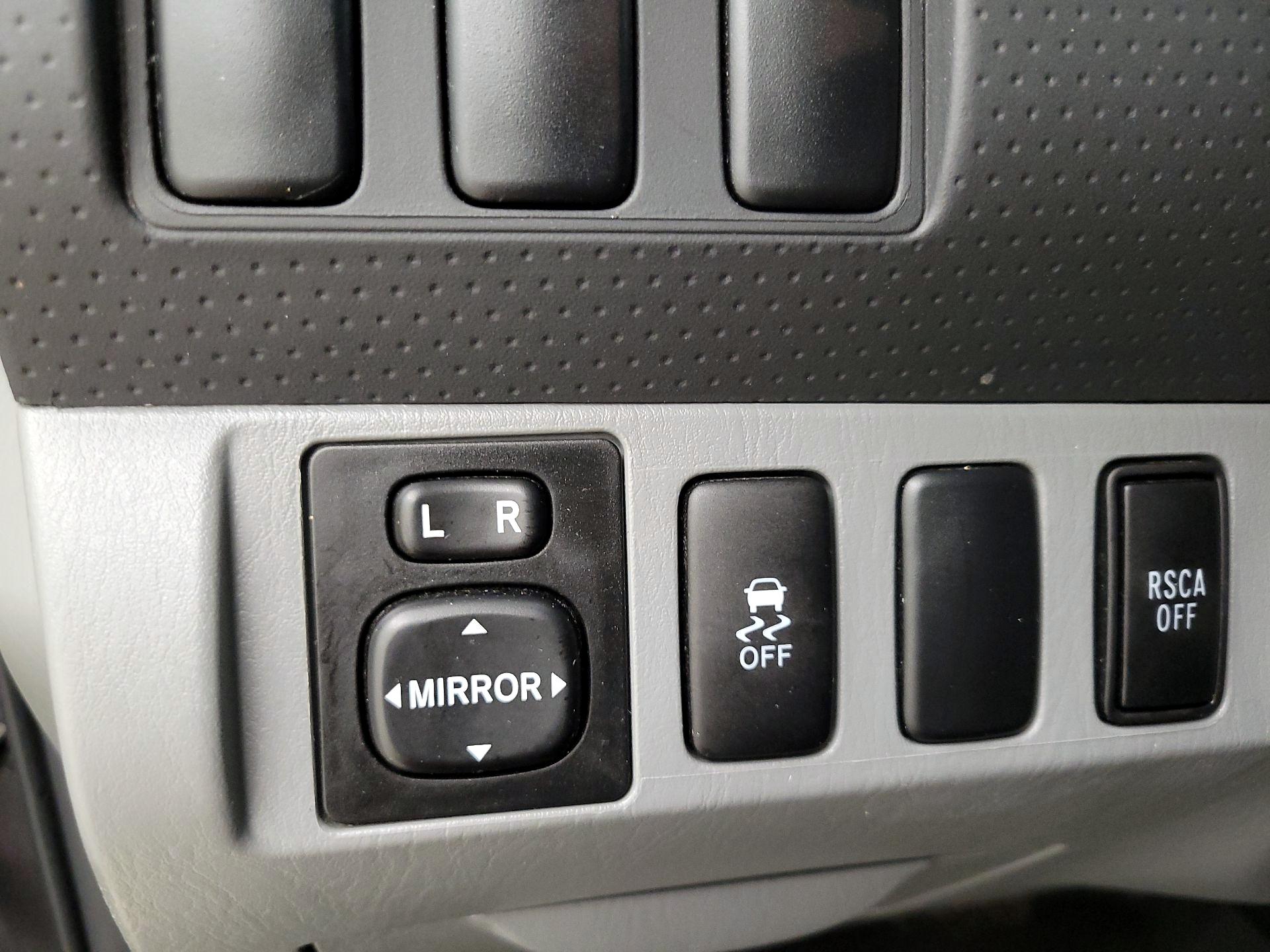 Thumbnail: 2013 Toyota Tacoma - 13