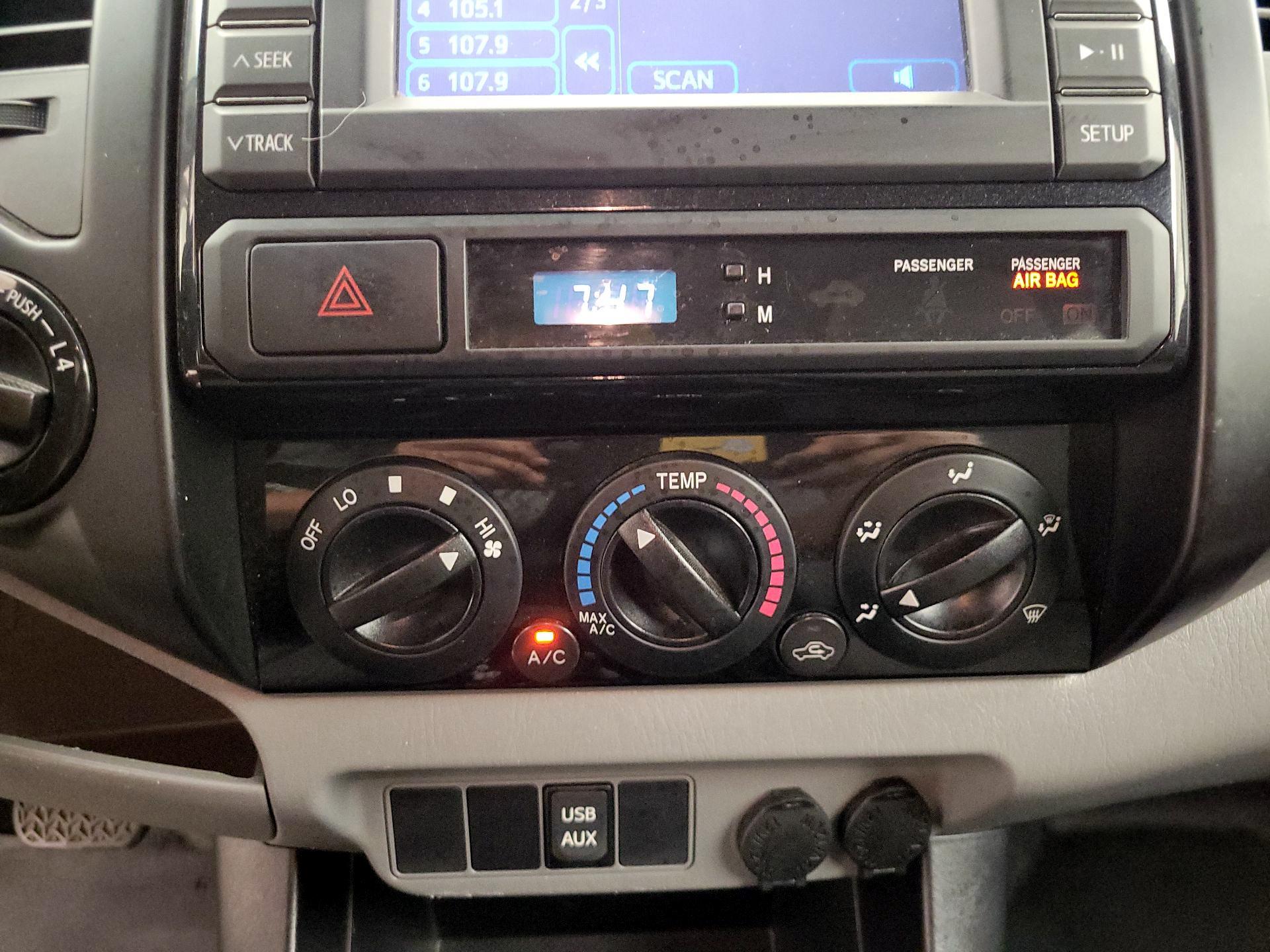 Thumbnail: 2013 Toyota Tacoma - 15