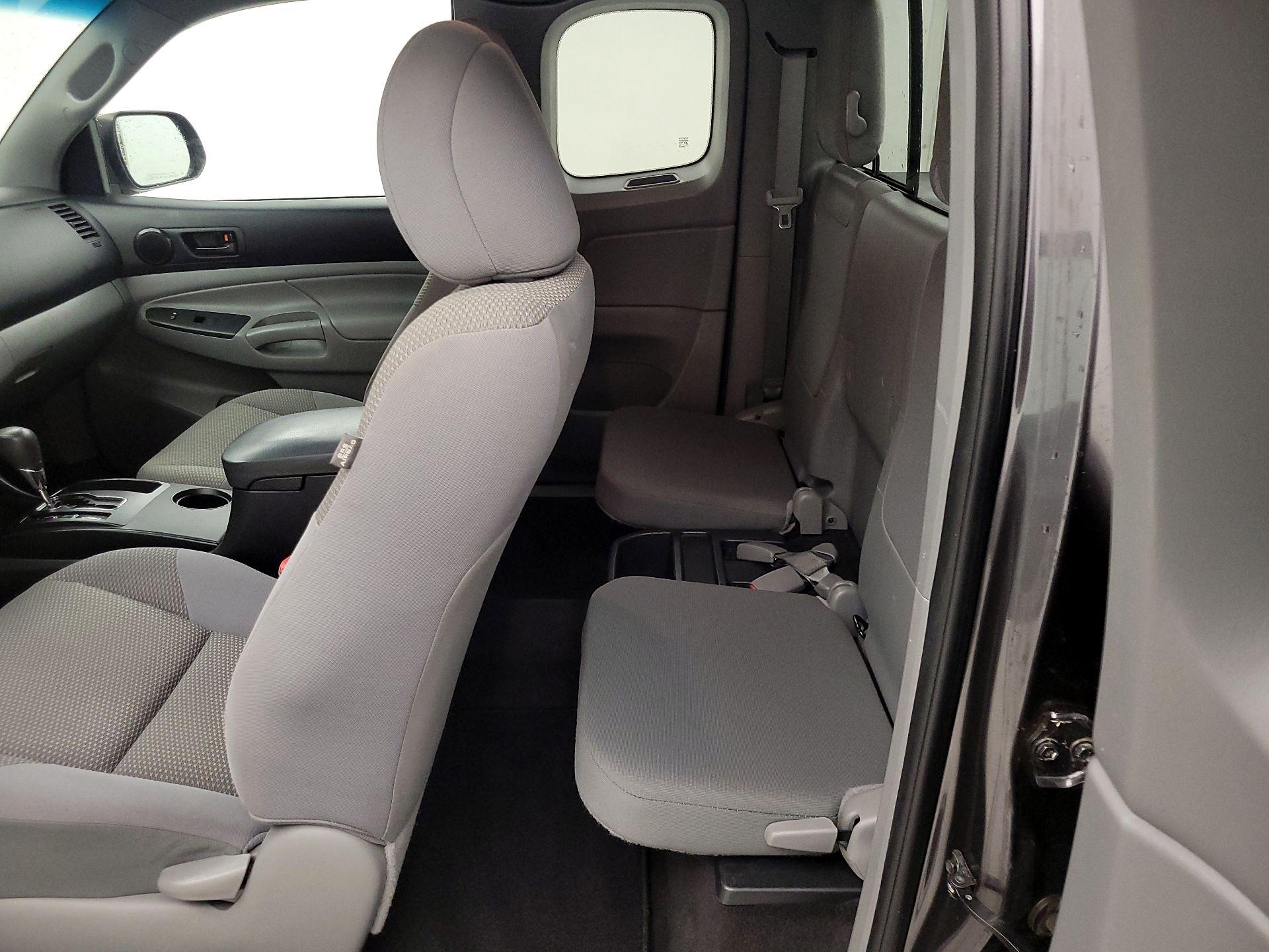 Thumbnail: 2013 Toyota Tacoma - 18