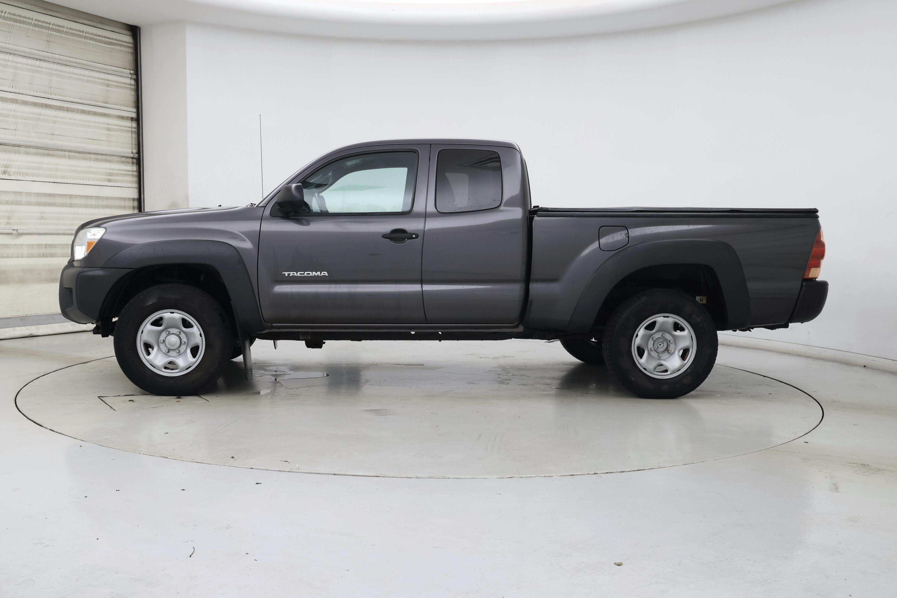 Thumbnail: 2013 Toyota Tacoma - 3