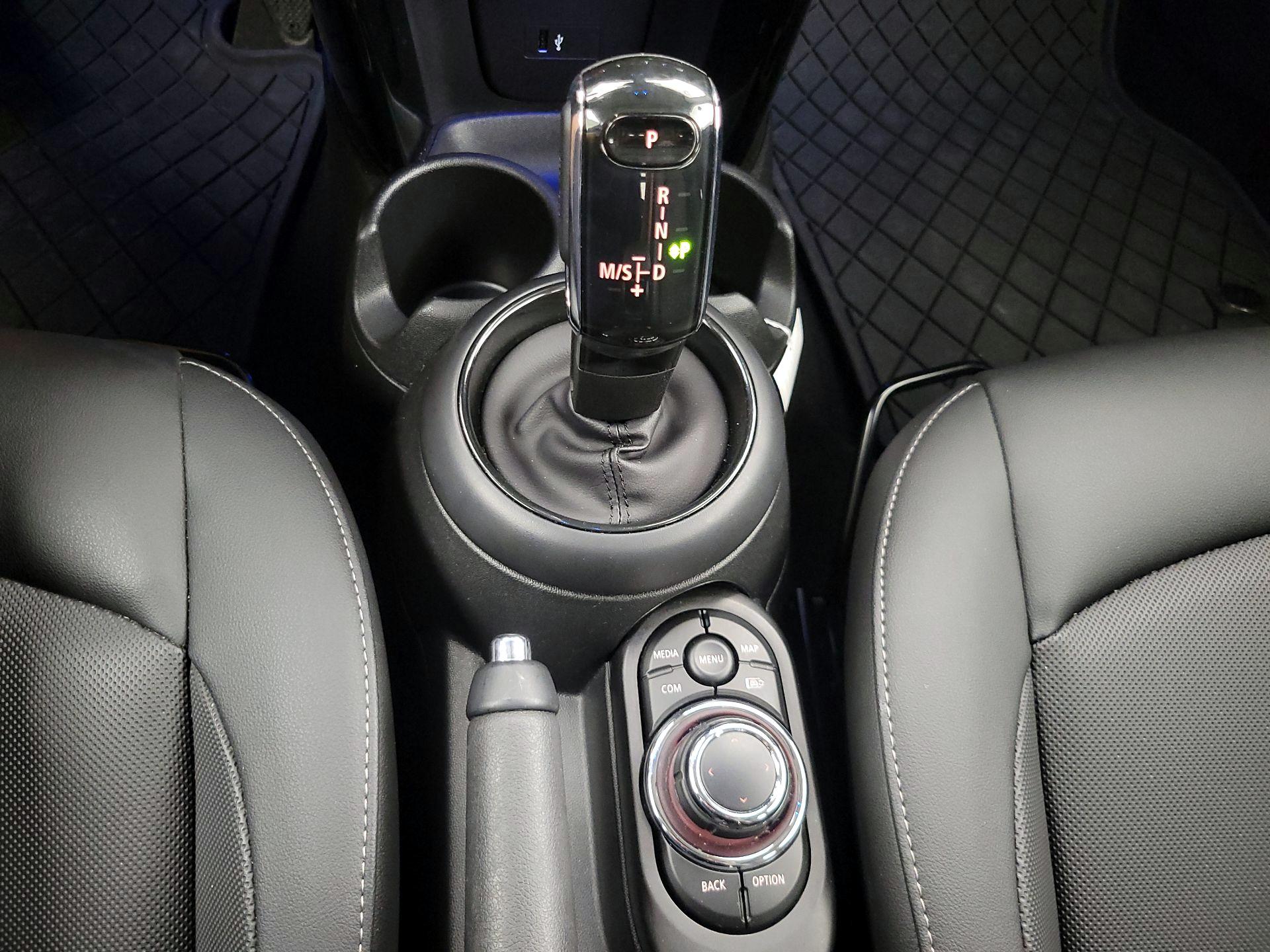 Thumbnail: 2023 MINI Cooper Hardtop - 17