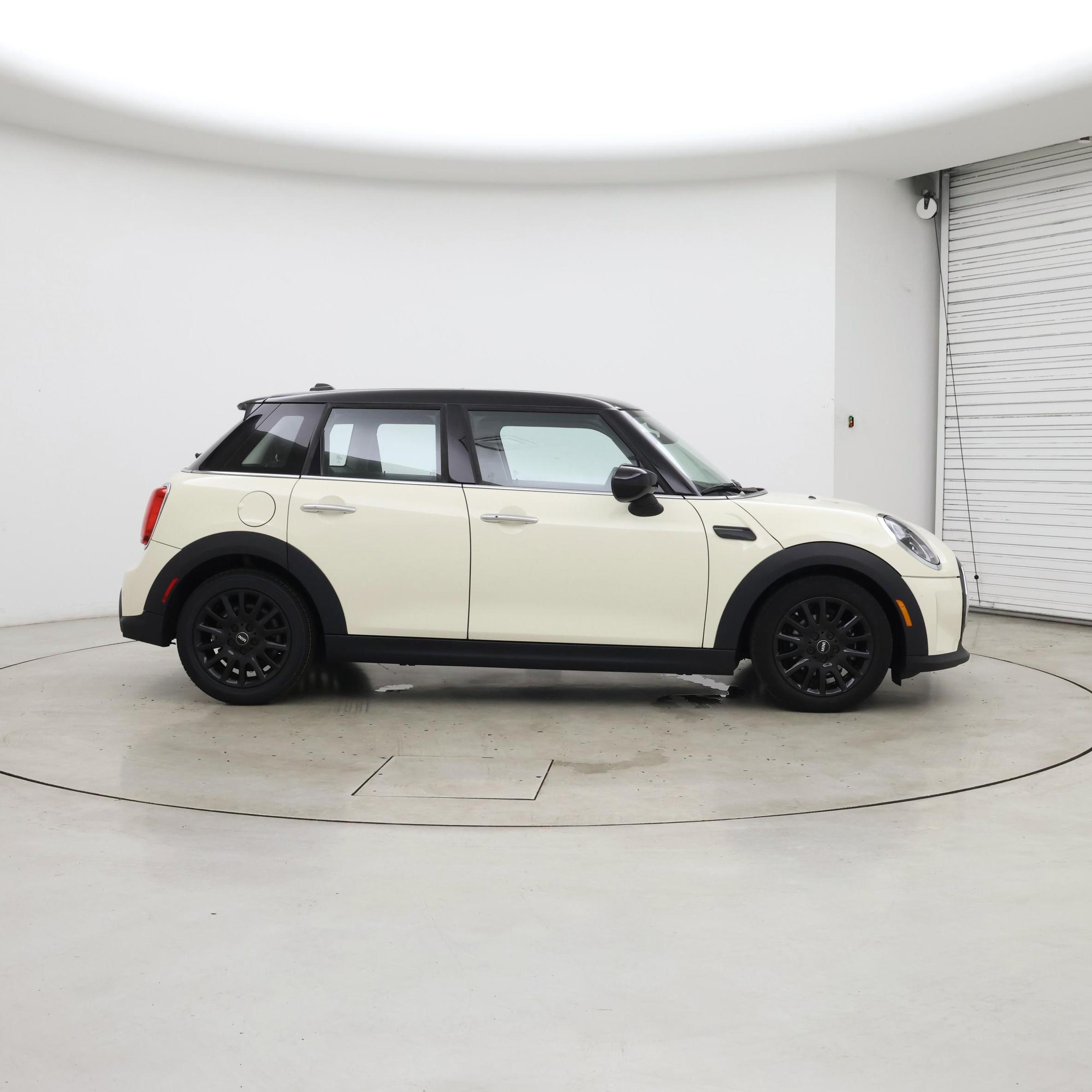 Thumbnail: 2023 MINI Cooper Hardtop - 7
