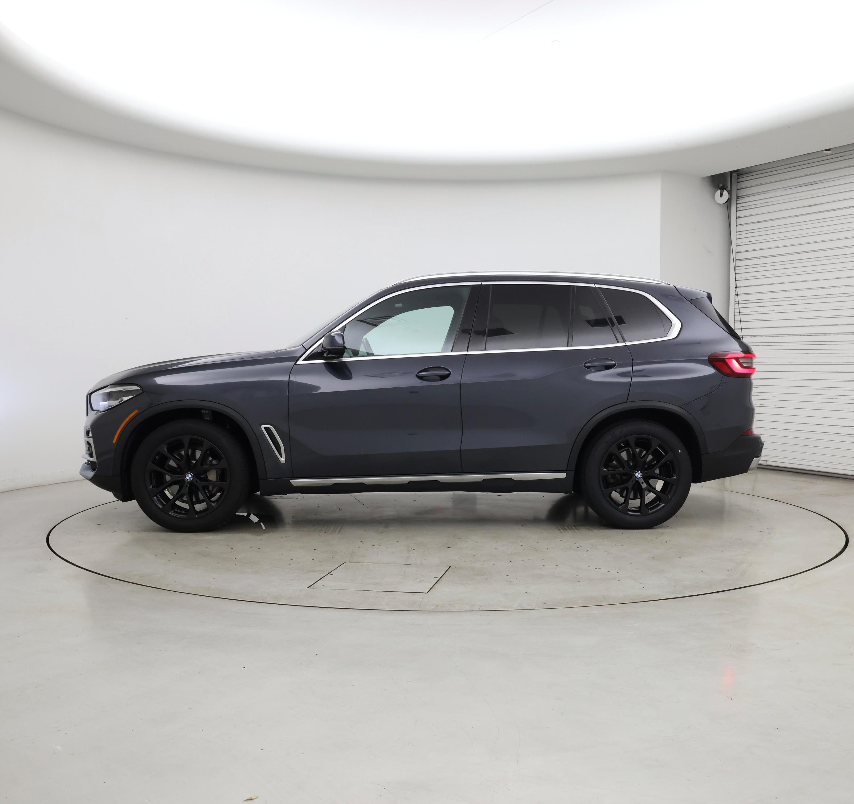 Thumbnail: 2021 BMW X5 - 3