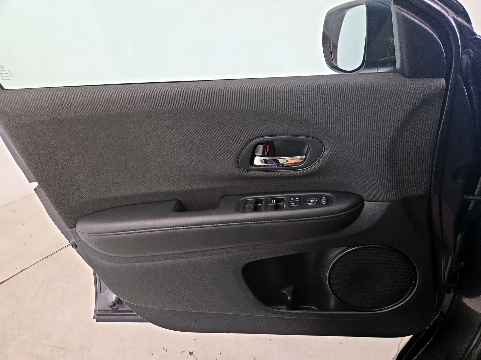 Thumbnail: 2019 Honda HR-V - 12