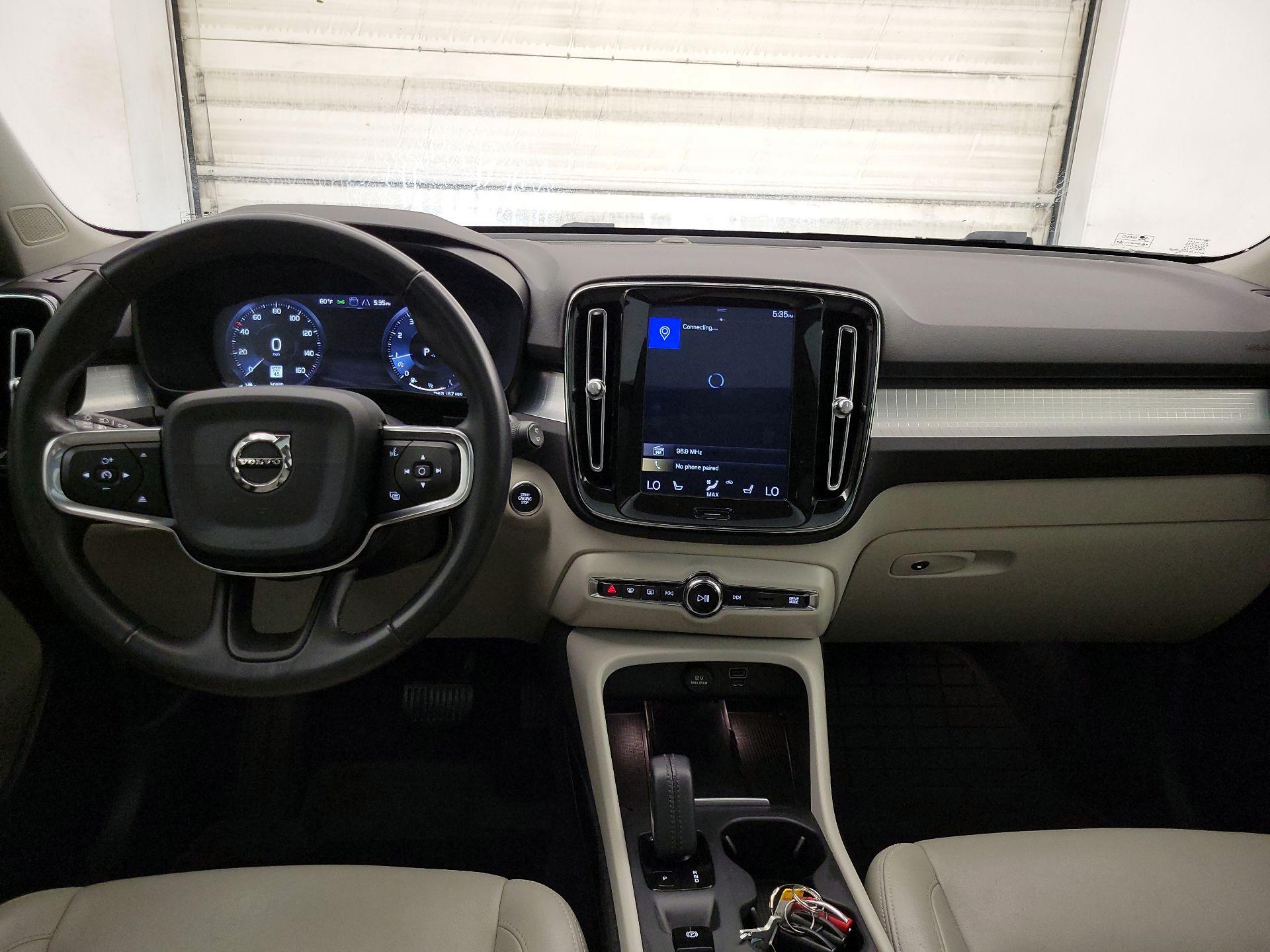 Thumbnail: 2019 Volvo XC40 - 9