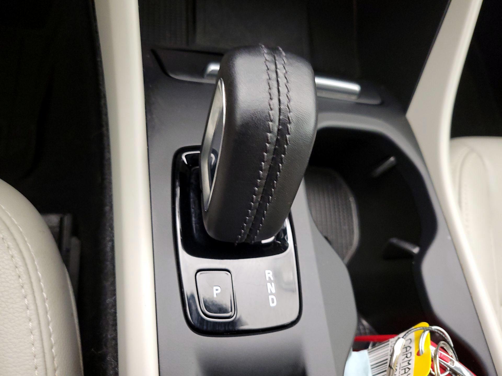 Thumbnail: 2019 Volvo XC40 - 17