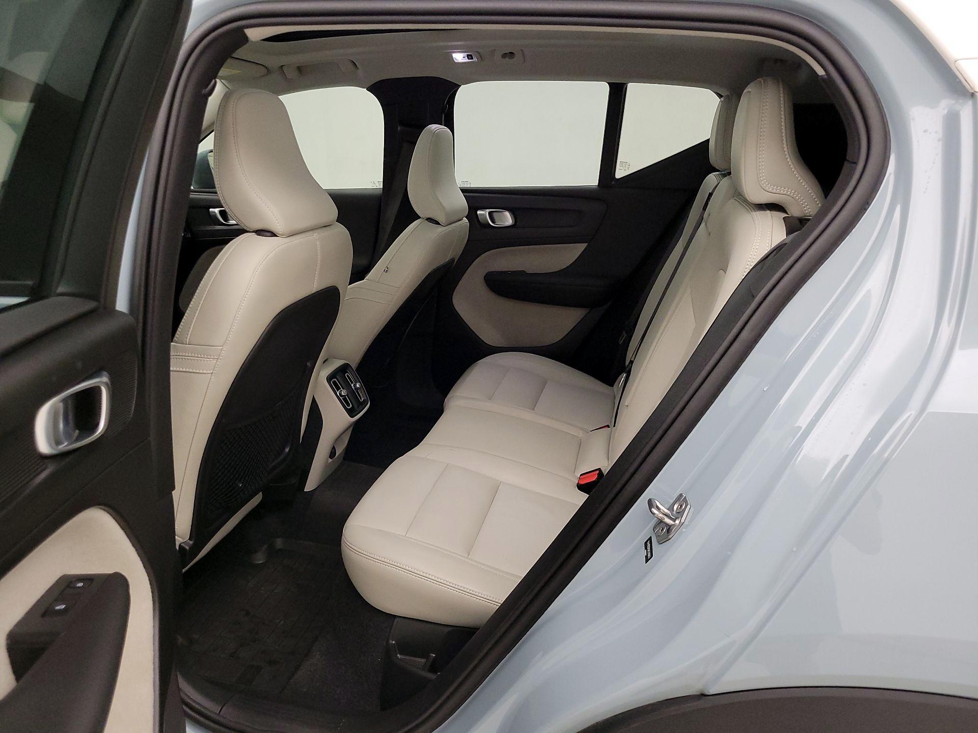 Thumbnail: 2019 Volvo XC40 - 20