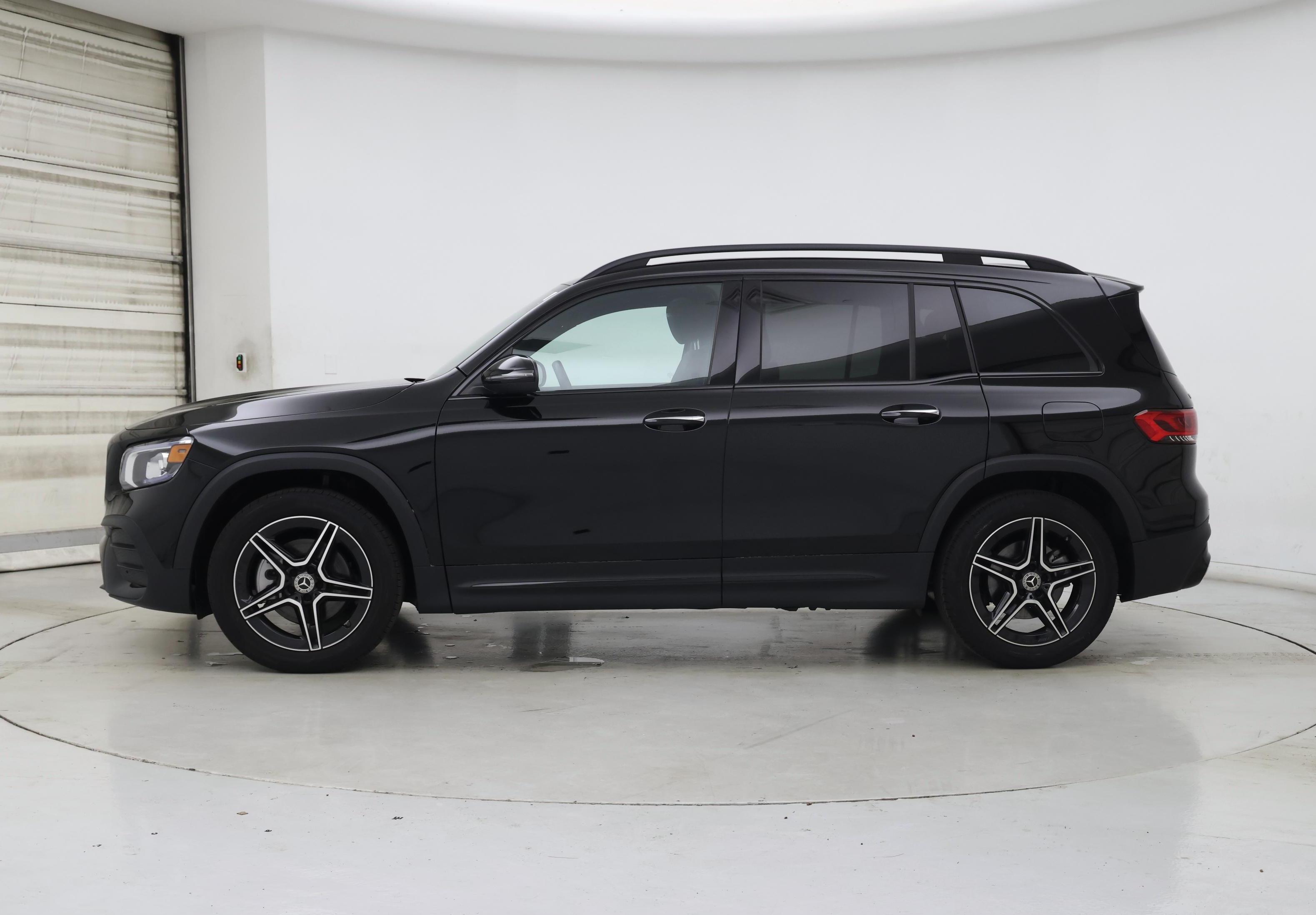 Thumbnail: 2023 Mercedes-Benz GLB - 3
