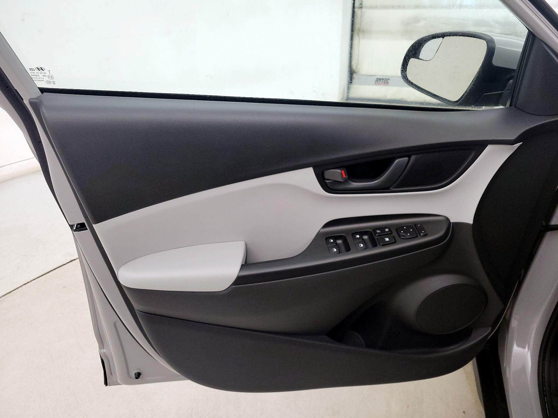 Thumbnail: 2022 Hyundai Kona - 12