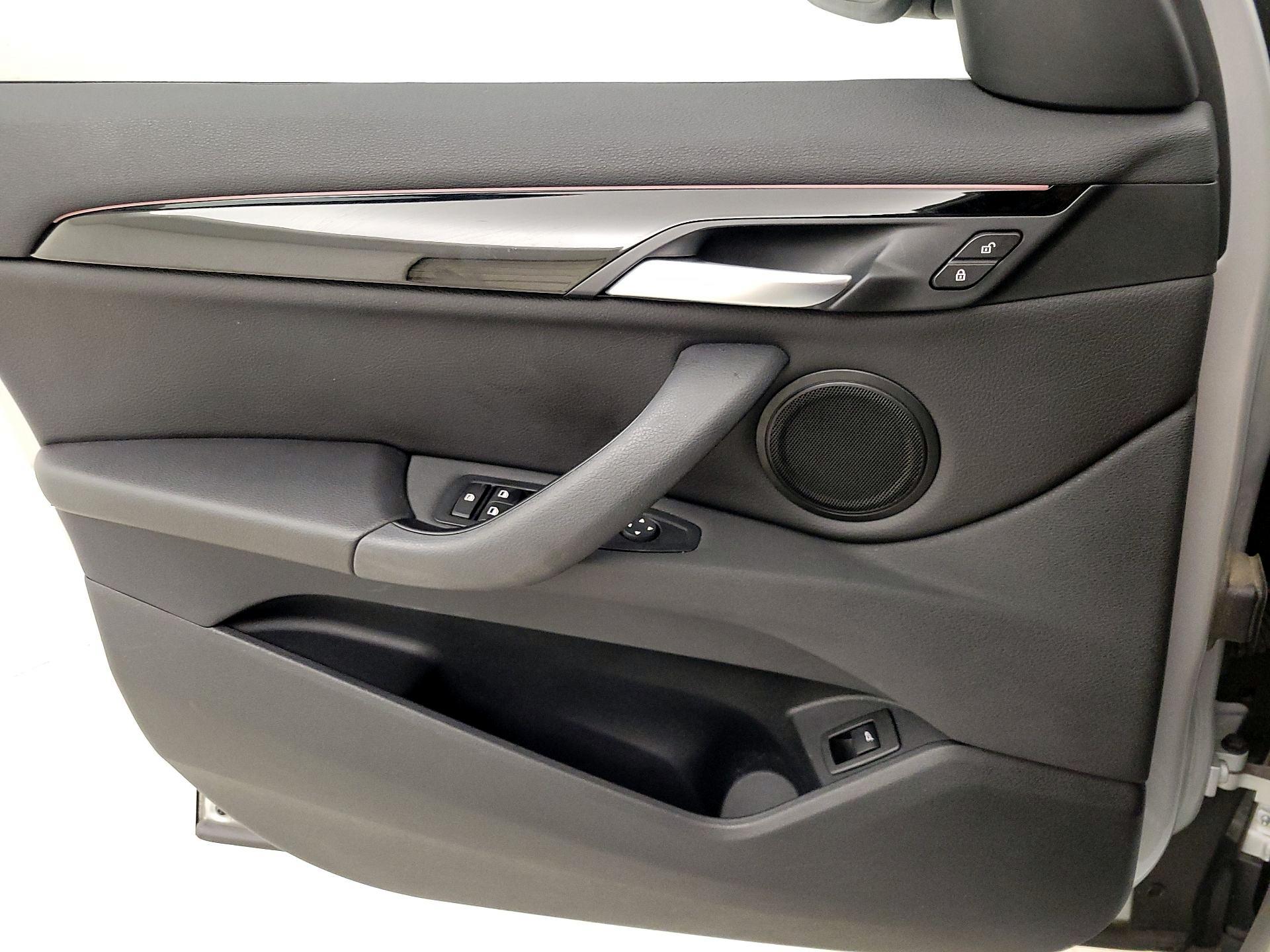 Thumbnail: 2019 BMW X1 - 12