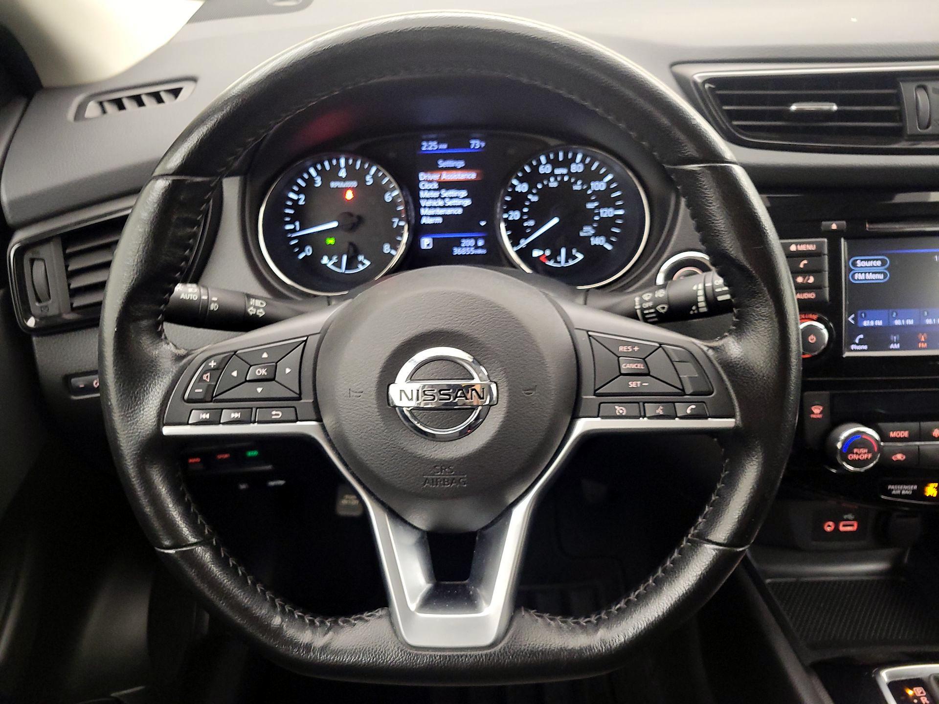 Thumbnail: 2020 Nissan Rogue Sport - 10