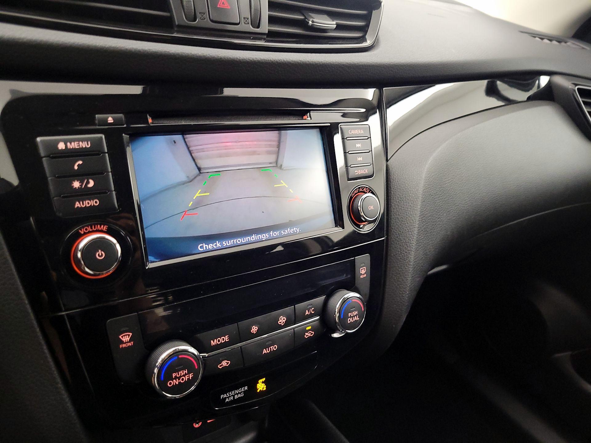 Thumbnail: 2020 Nissan Rogue Sport - 14