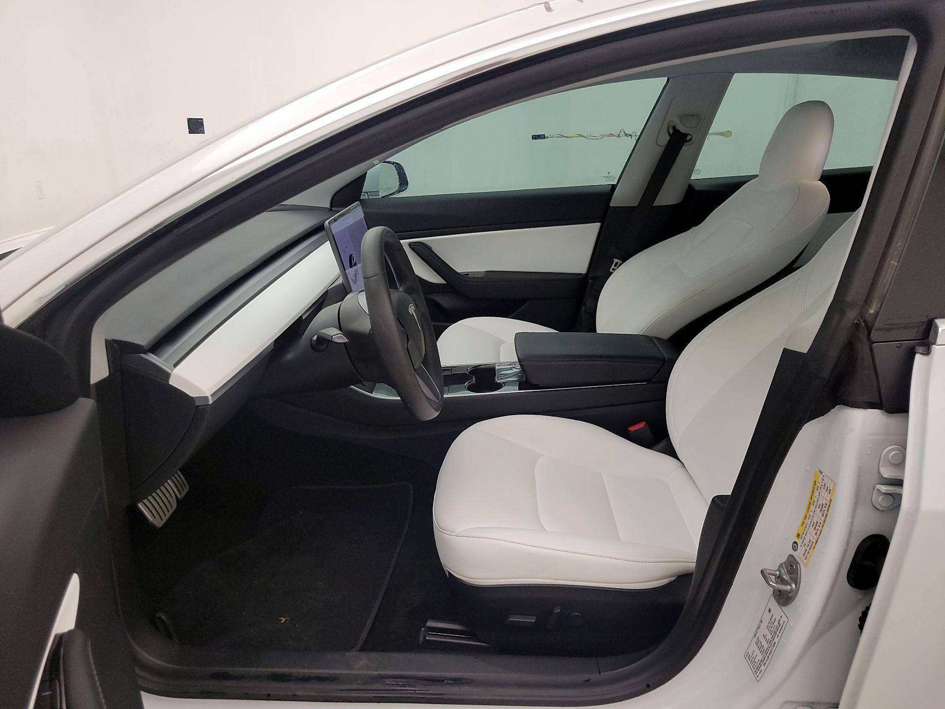 Thumbnail: 2020 Tesla Model 3 - 11